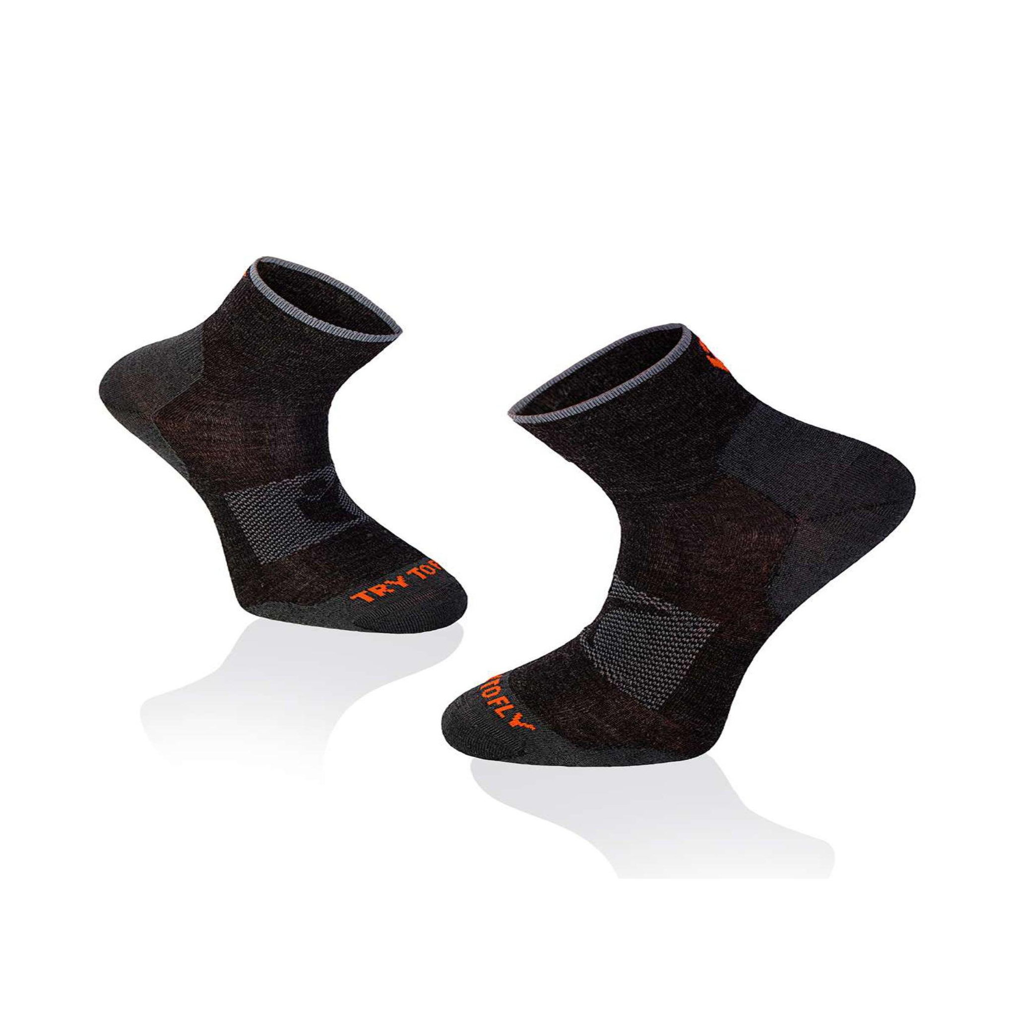 TRY TO FLY Chaussettes de randonnée courtes fines laine mérinos anthracites. Coloris disponibles : Gris