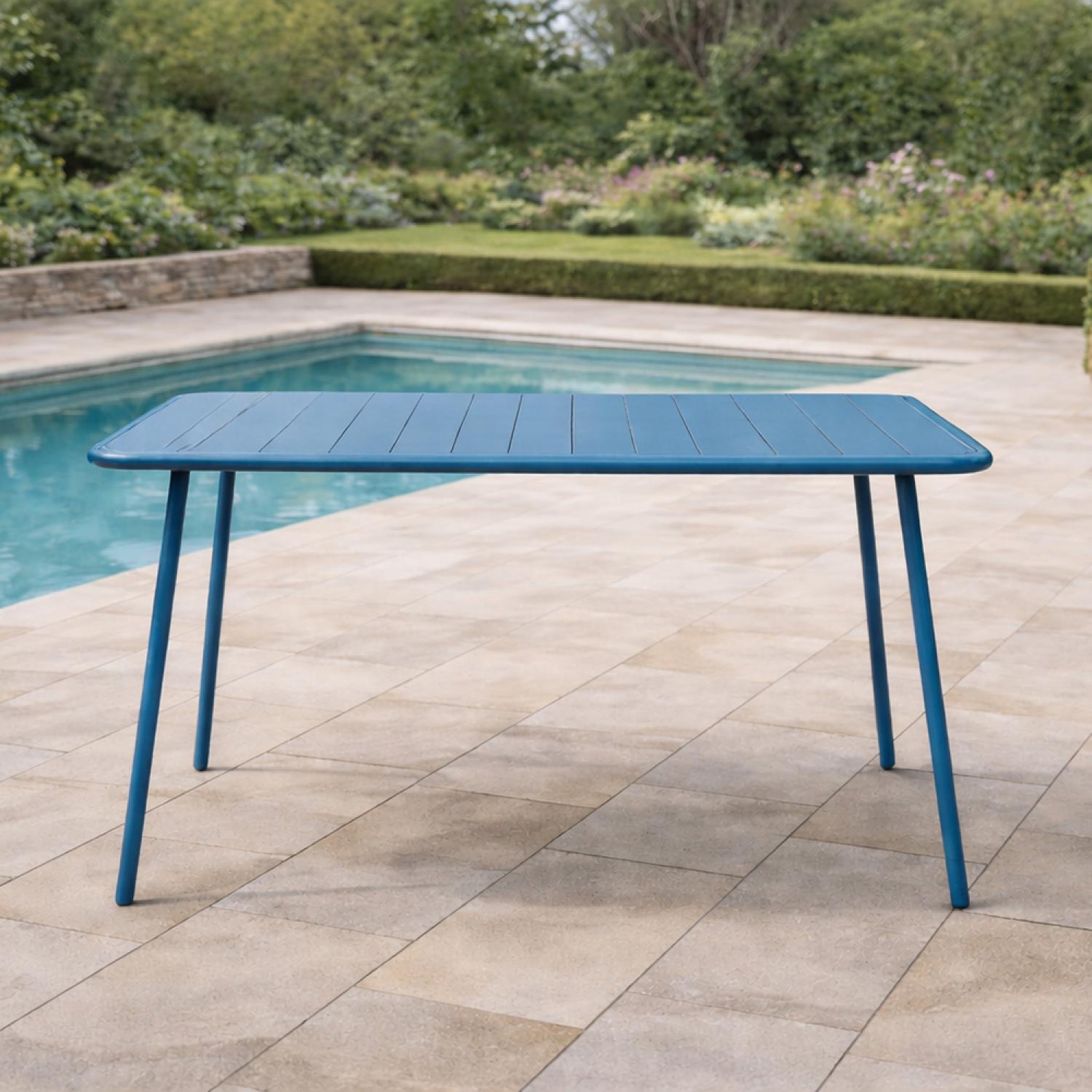 Voir la diapositive 5 : CONCEPT USINE Table de jardin 4 à 6 places 120cm bleu BERGAME