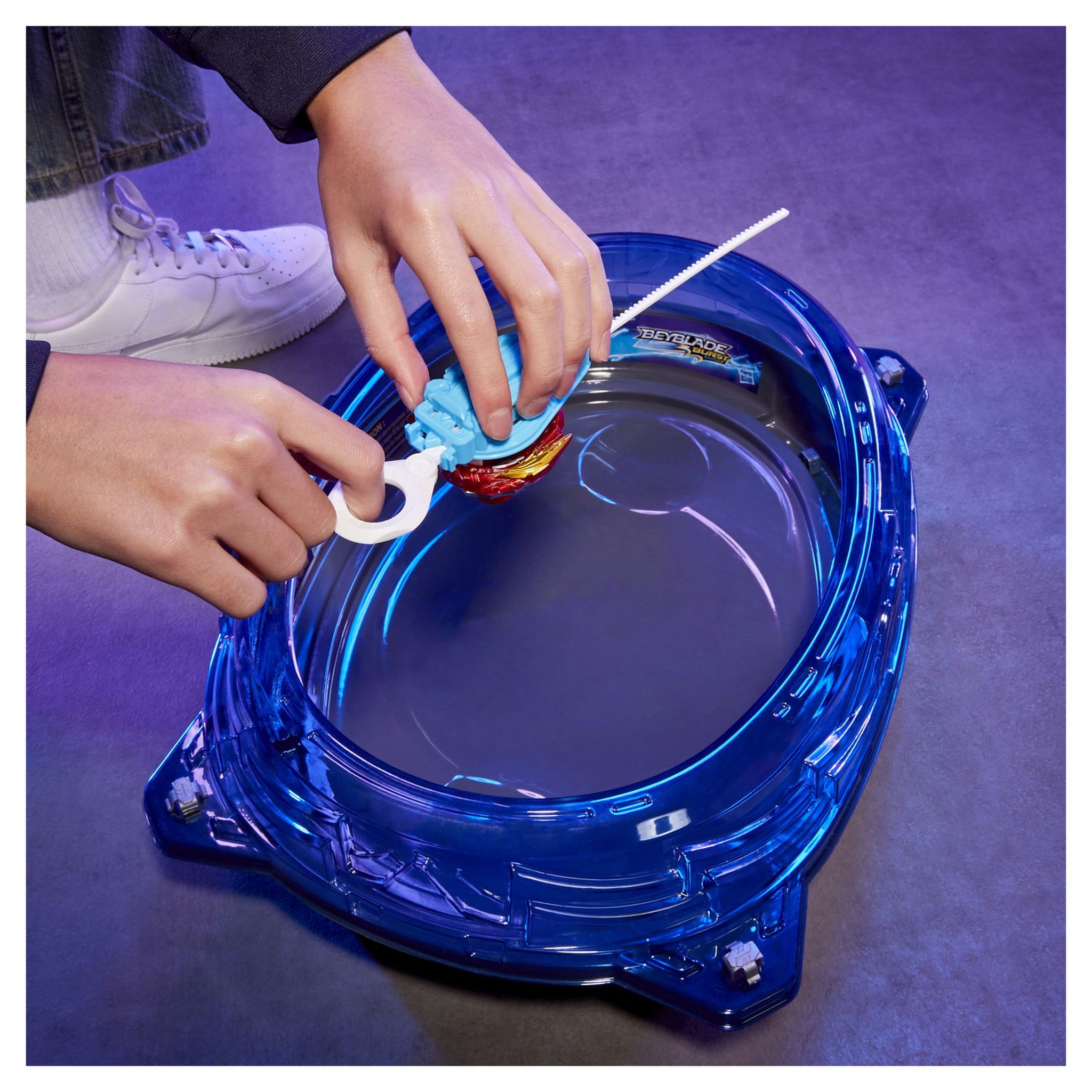 Voir la diapositive 3 : HASBRO Beyblade Burst surge SpeedStorm - Set de combat/Arène K.O. électrique
