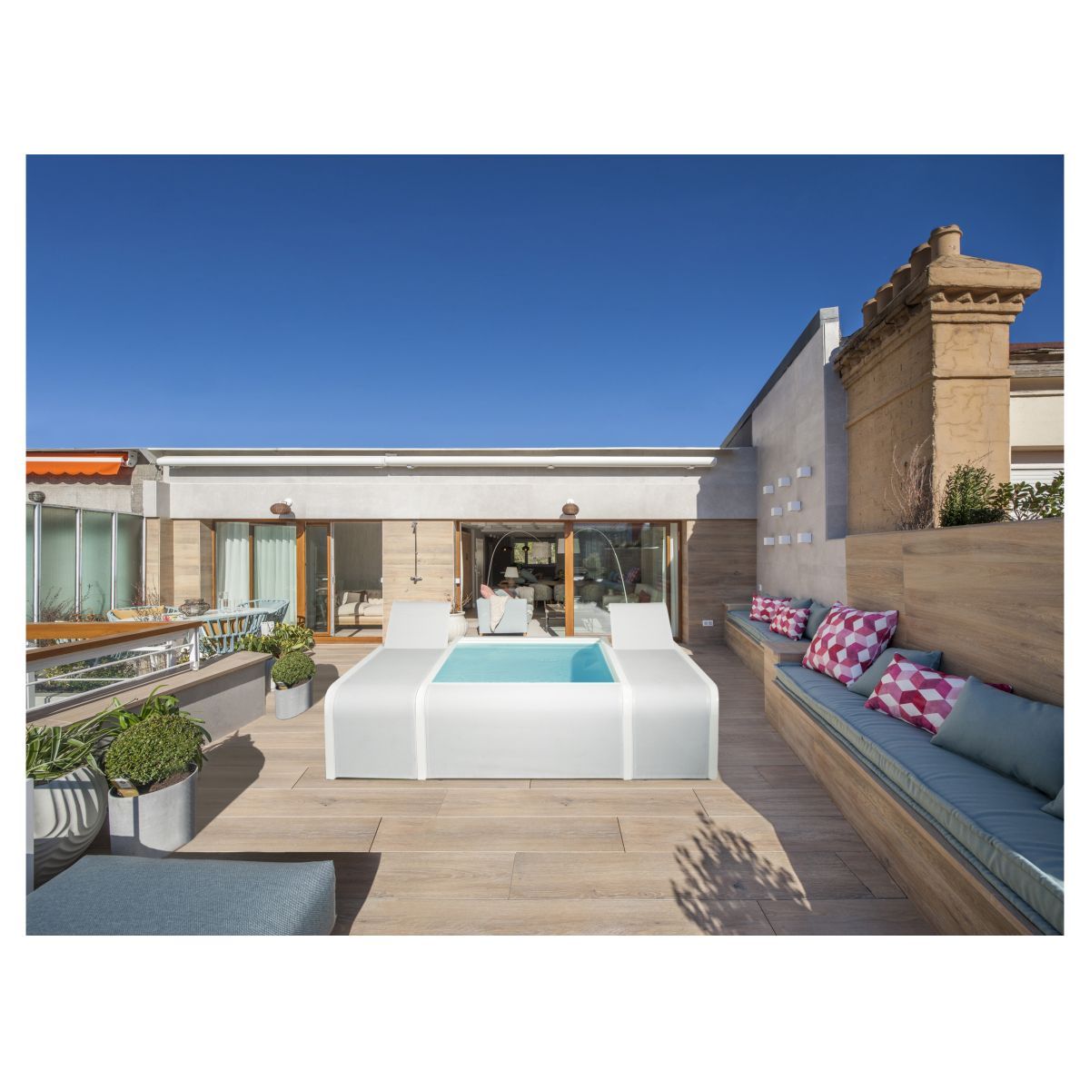 Piscine avec 2 transats intégrés 2,82 x 2,19 x 0,60m MARIPOSA