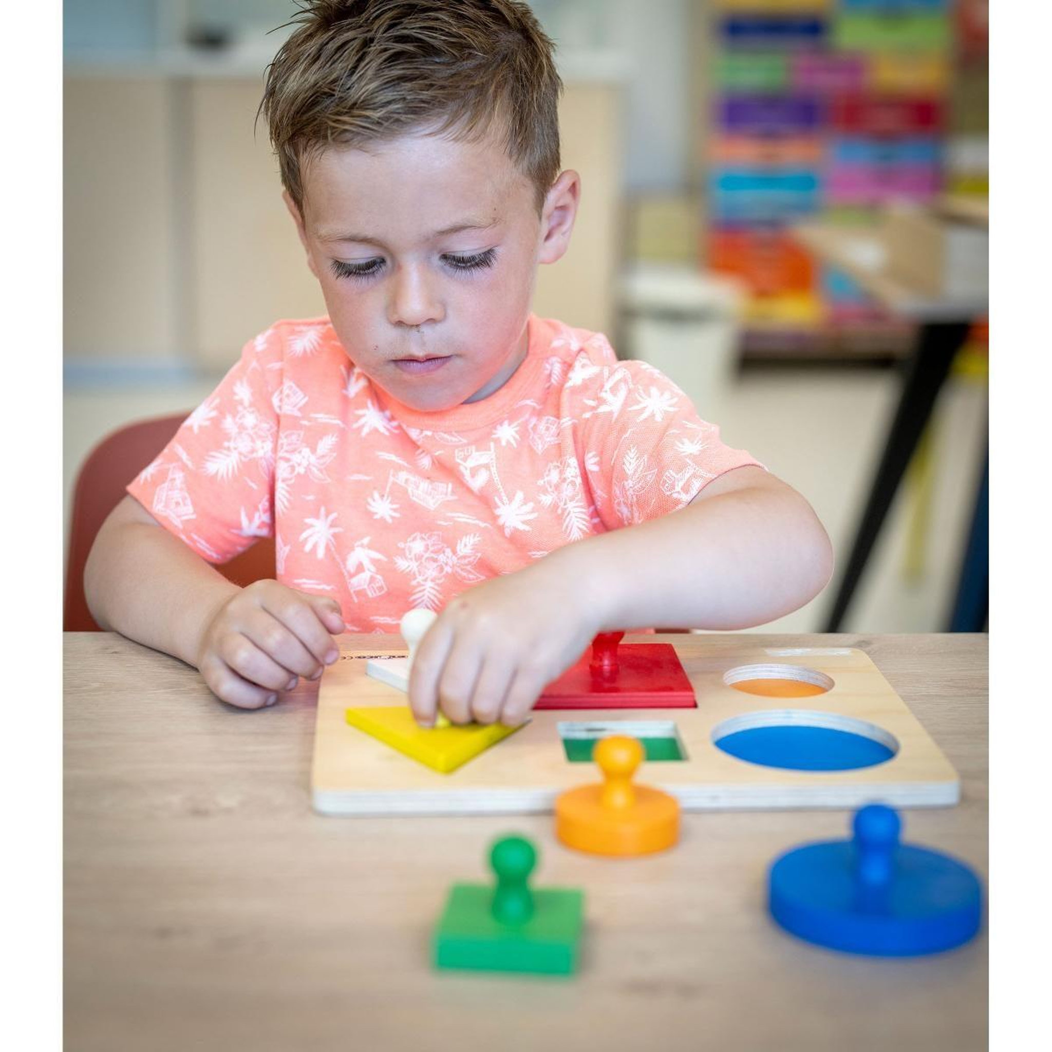 Voir la diapositive 3 : EDUCO Tri de formes — jeu éducatif pour la classe