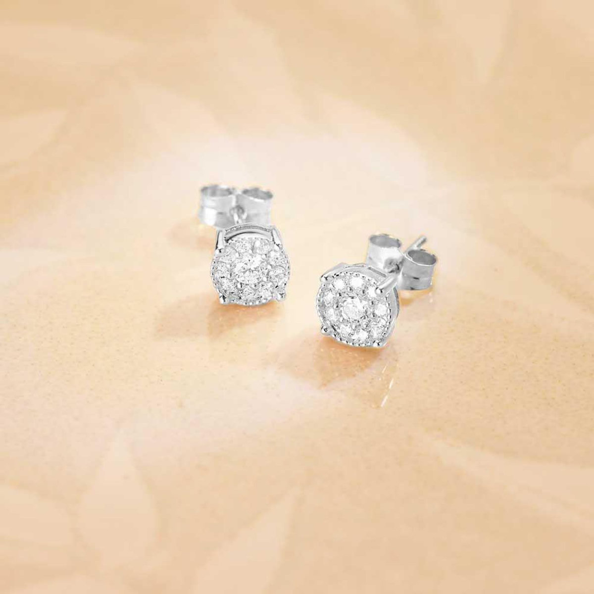 L'ATELIER D'AZUR Boucles d'Oreilles Solitaires Accompagné Diamants de Synthèse 0.365 Carats - Or 18 Carats 750 Blanc