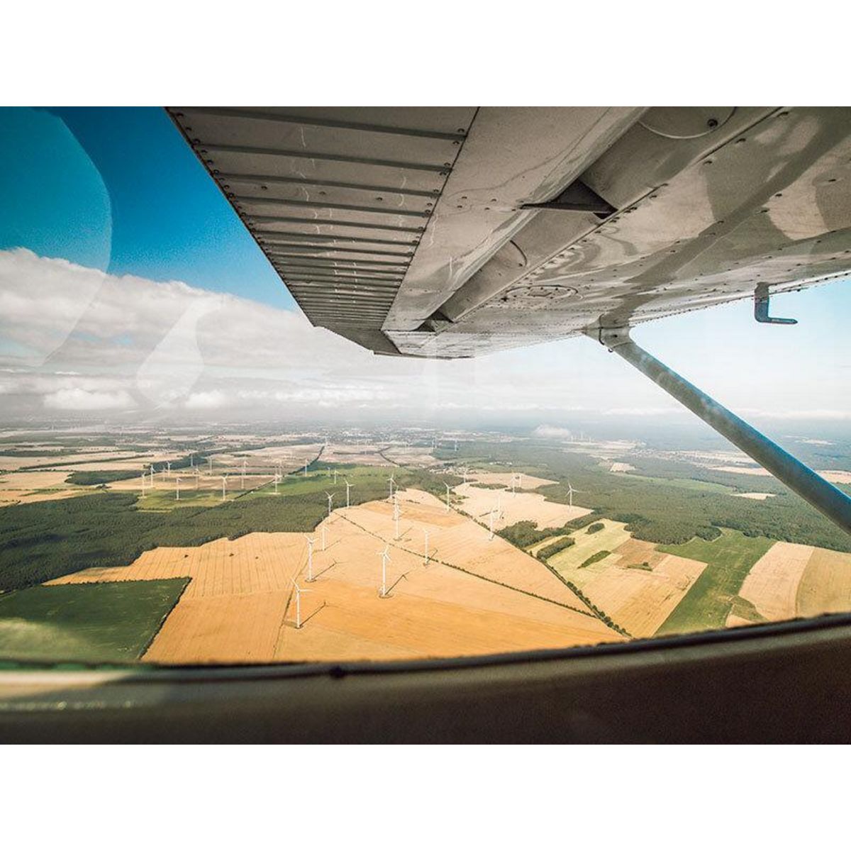 Smartbox Balade aérienne privée d'1h aux alentours du Mans pour 3 - Coffret Cadeau Sport & Aventure