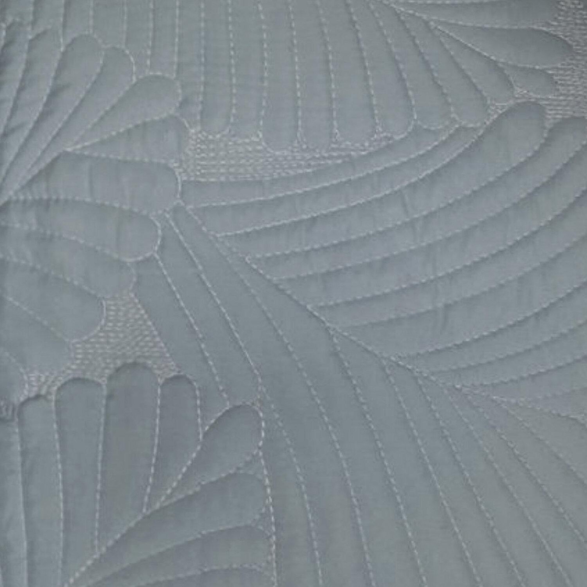 Voir la diapositive 3 : Les Ateliers du Linge Boutis brode 100%polyester filoa