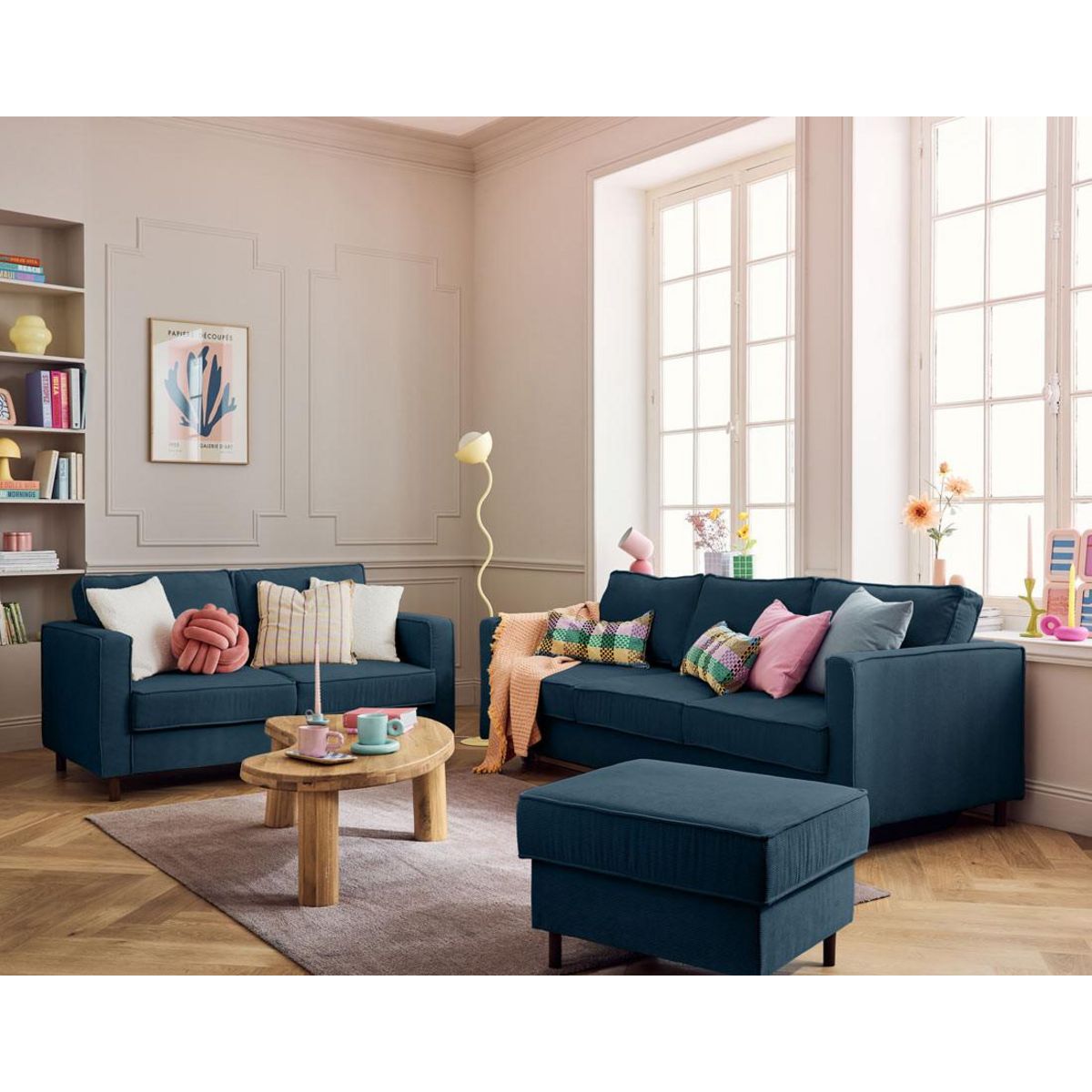 LISA DESIGN Jake - pouf en velours côtelé - pieds bois foncé