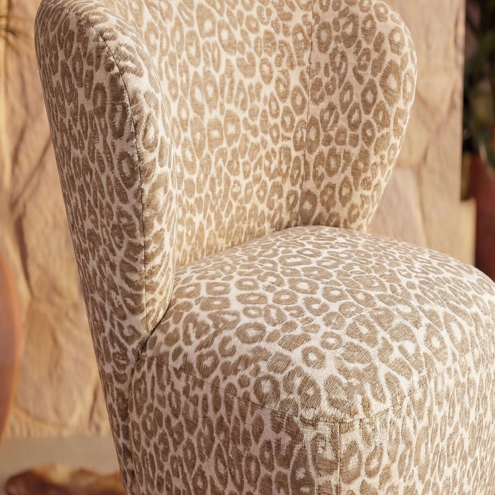 Voir la diapositive 6 : CASANOVA PARIS Capri - fauteuil tissu imprimé animalier