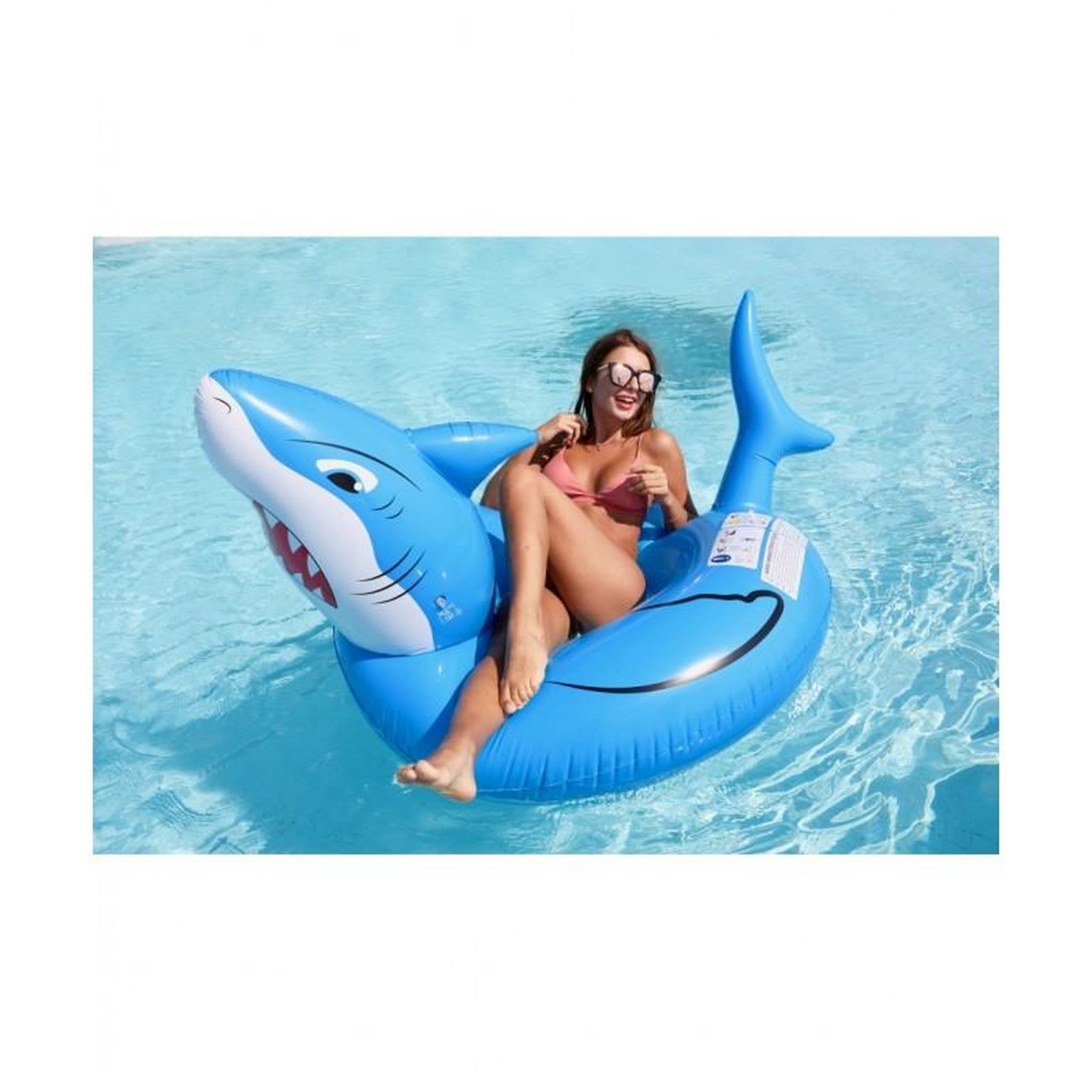 Voir la diapositive 2 : AIRMYFUN Bouée Gonflable Ronde XXL pour Piscine & Plage Ultra Confort, Flotteur Deluxe - Requin ø115cm