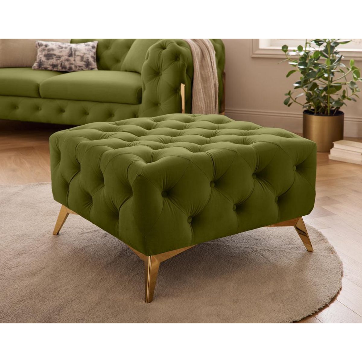 LISA DESIGN Camden - pouf chesterfield en velours - pieds en métal doré