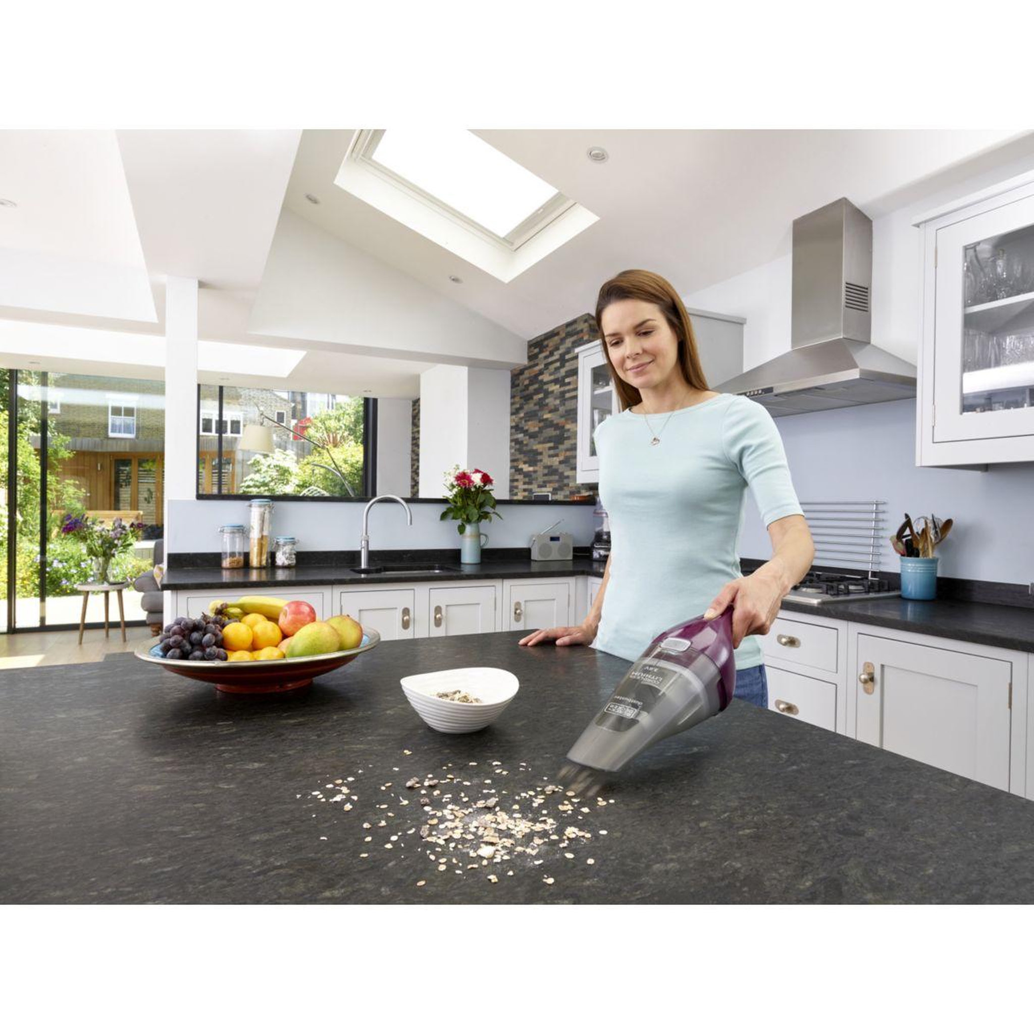 Voir la diapositive 5 : Black et Decker Aspirateur main nvc115w dustbuster