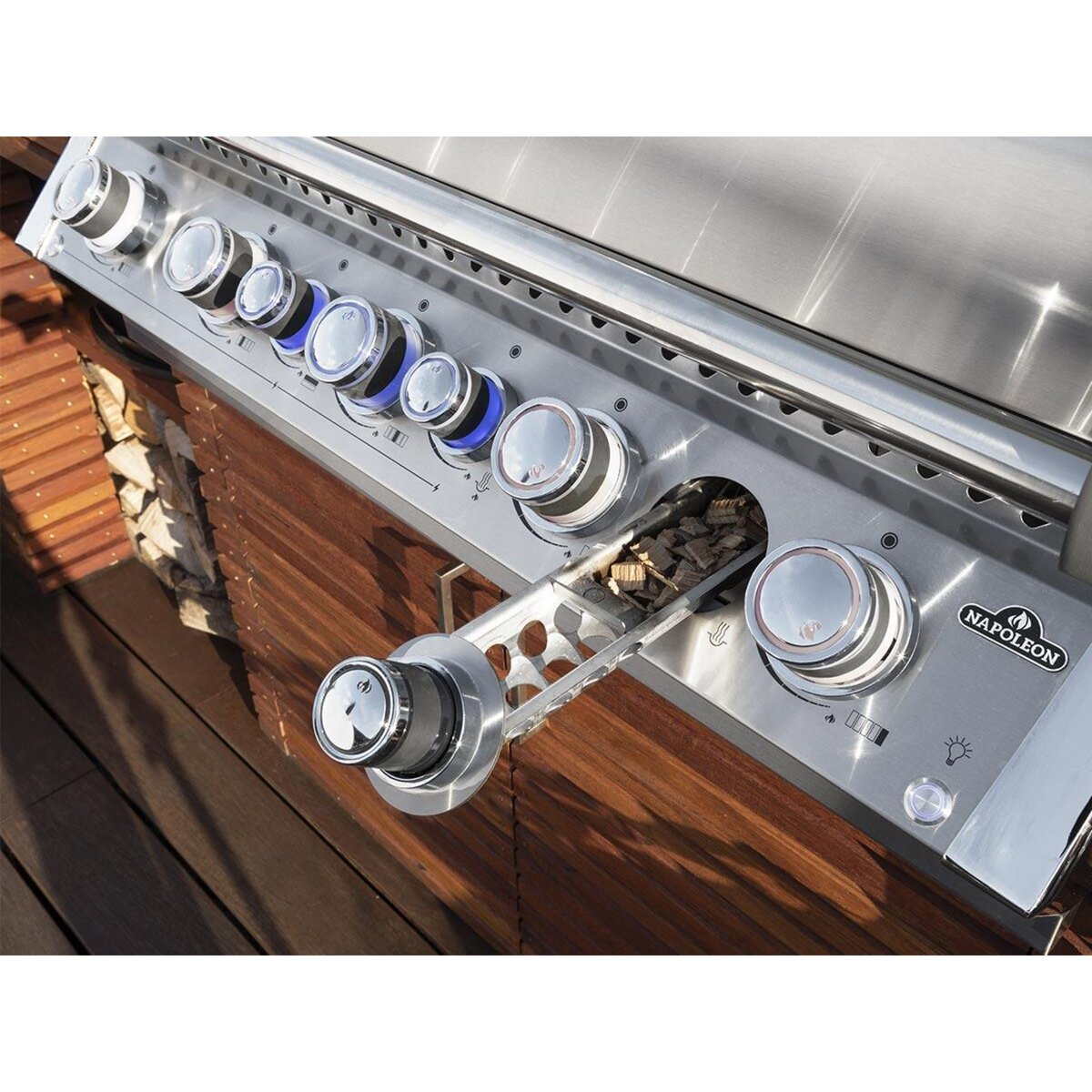 NAPOLEON Barbecue gaz encastrable Prestige Pro 665 inox 5 brûleurs + Sizzle Zone + brûleur arrière + Fumage - Napoleon