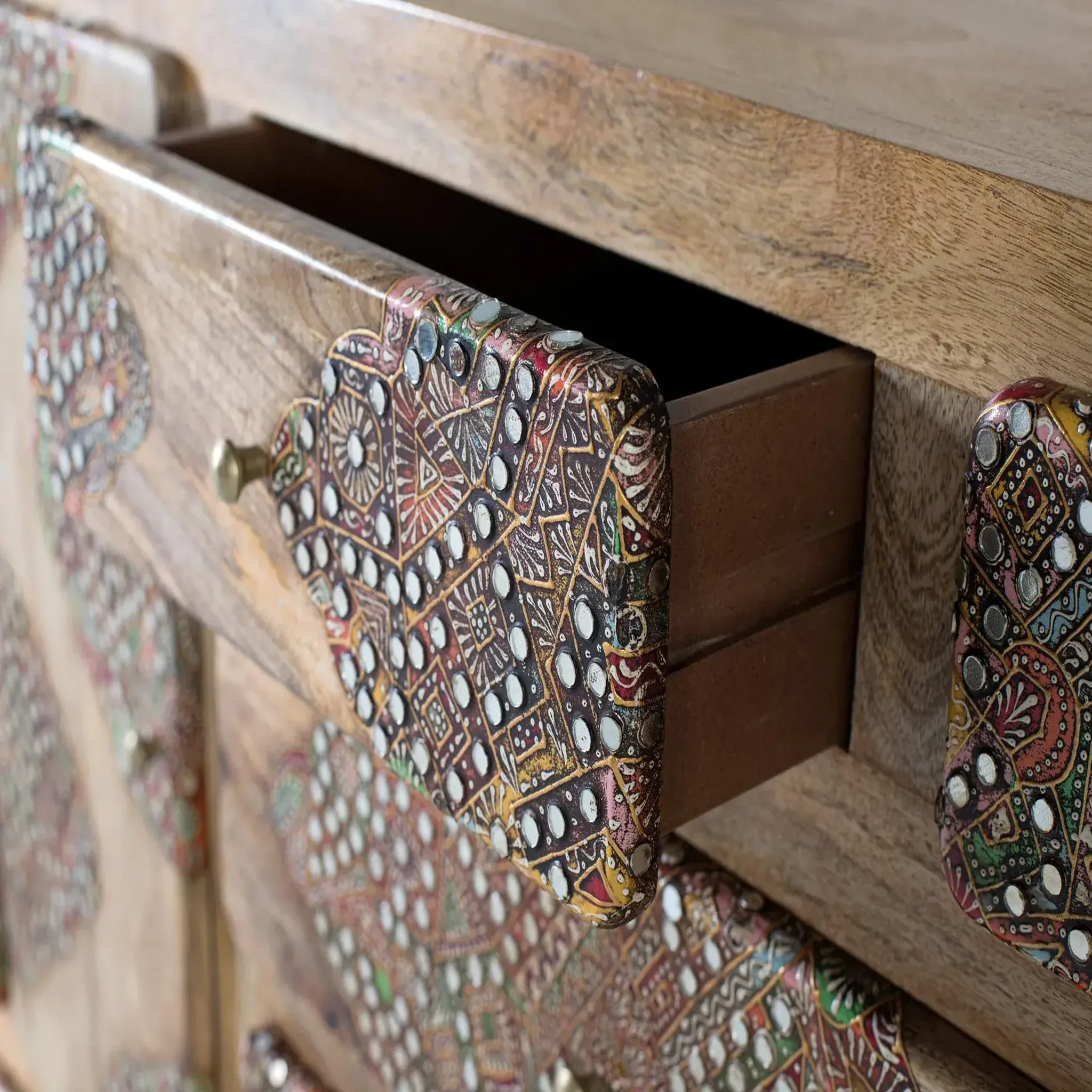 Voir la diapositive 5 : GINER Y COLOMER SL Buffet en bois de manguier 148cm style boho ethnique
