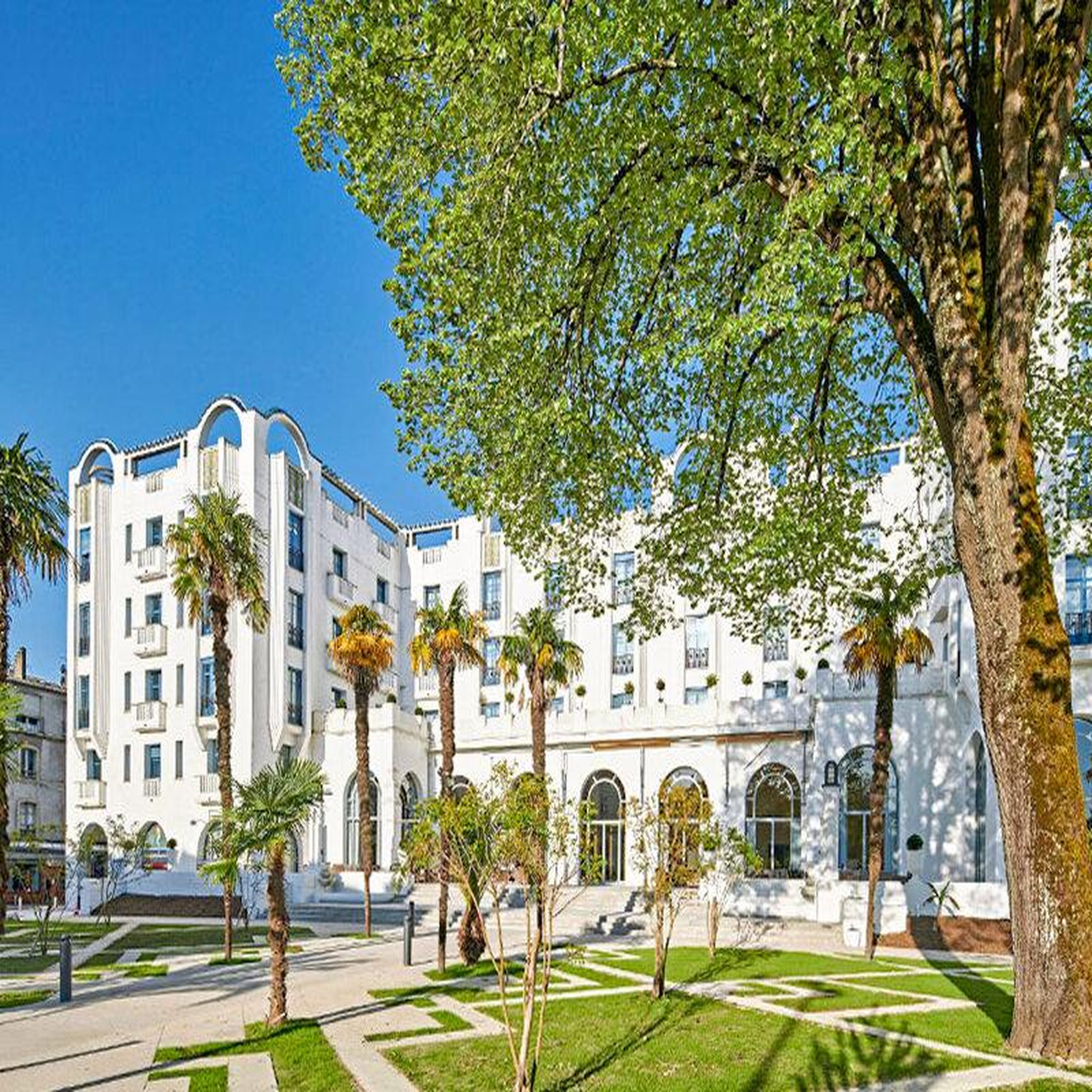 Voir la diapositive 3 : Smartbox 1 nuit en hôtel 4 étoiles avec accès spa à dax - coffret cadeau séjour