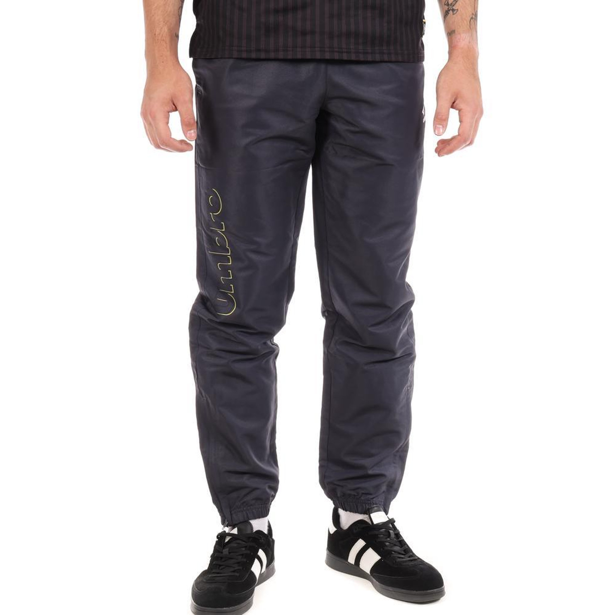UMBRO Jogging Marine Homme Umbro Outl. Coloris disponibles : Bleu