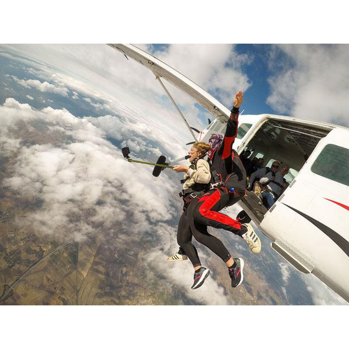 Smartbox Saut en parachute tandem en Occitanie - Coffret Cadeau Sport & Aventure