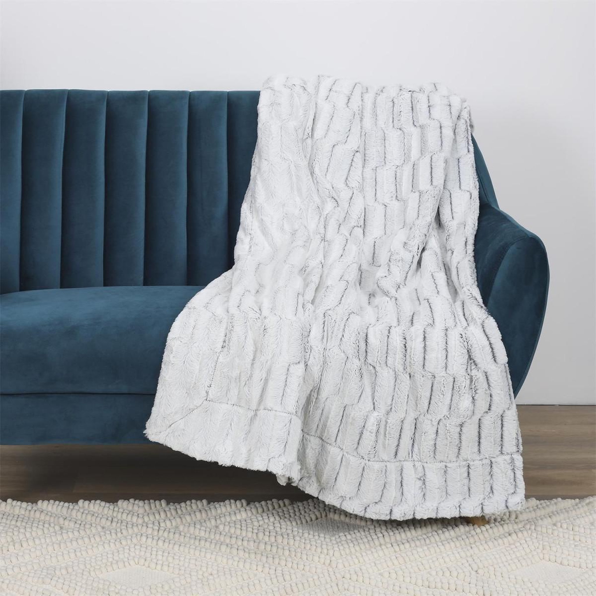 Voir la diapositive 3 : The Home Deco Factory Plaid imitation fourrure  carreaux  140x200cm gris