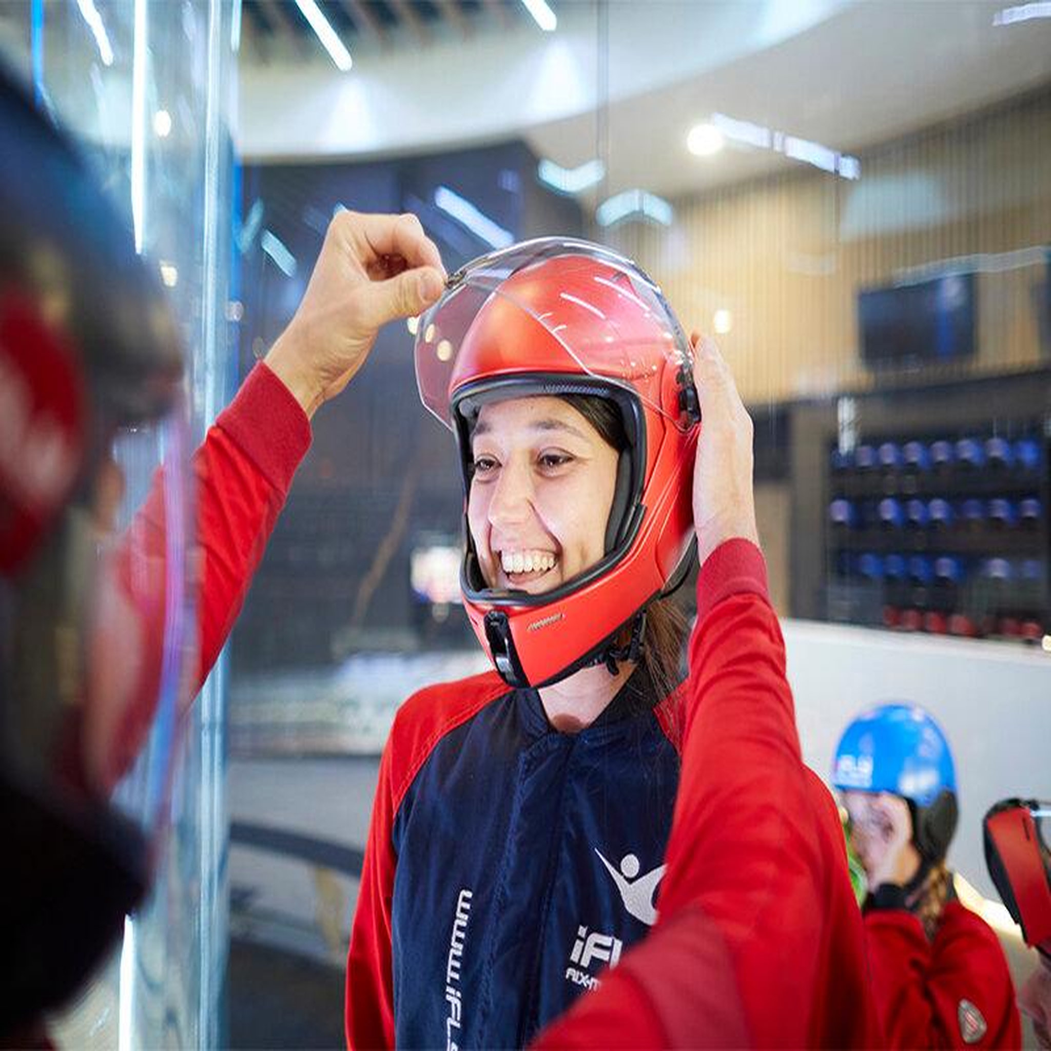 Voir la diapositive 2 : Smartbox 2 vols en chute libre indoor avec vidéo souvenir à ifly aix-marseille - coffret cadeau sport & aventure