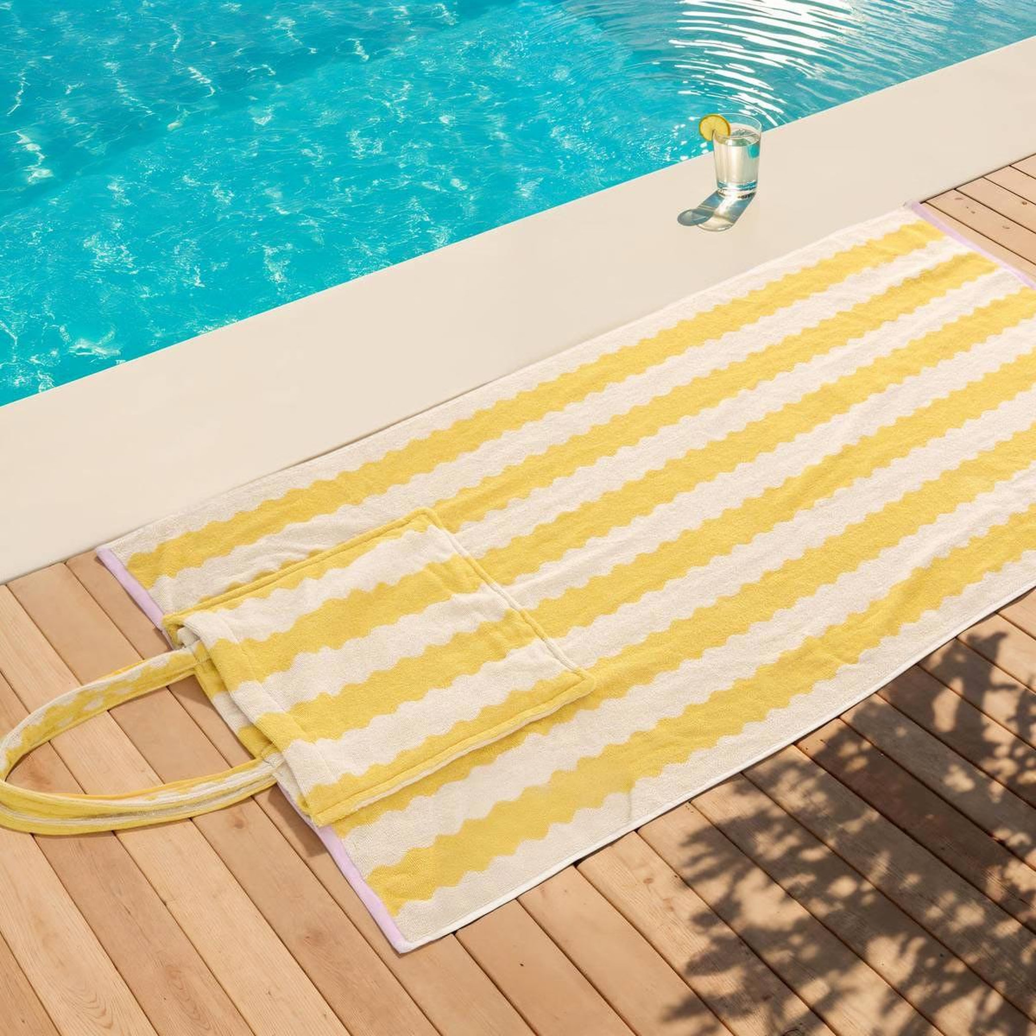 Voir la diapositive 3 : ATMOSPHERA Serviette de plage avec sac intégré  poolside  70x150cm jaune