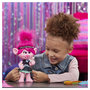 Voir la diapositive 4 : HASBRO Figurine interactive Poppy - Pop & Rock - Trolls 2 Tournée Mondiale