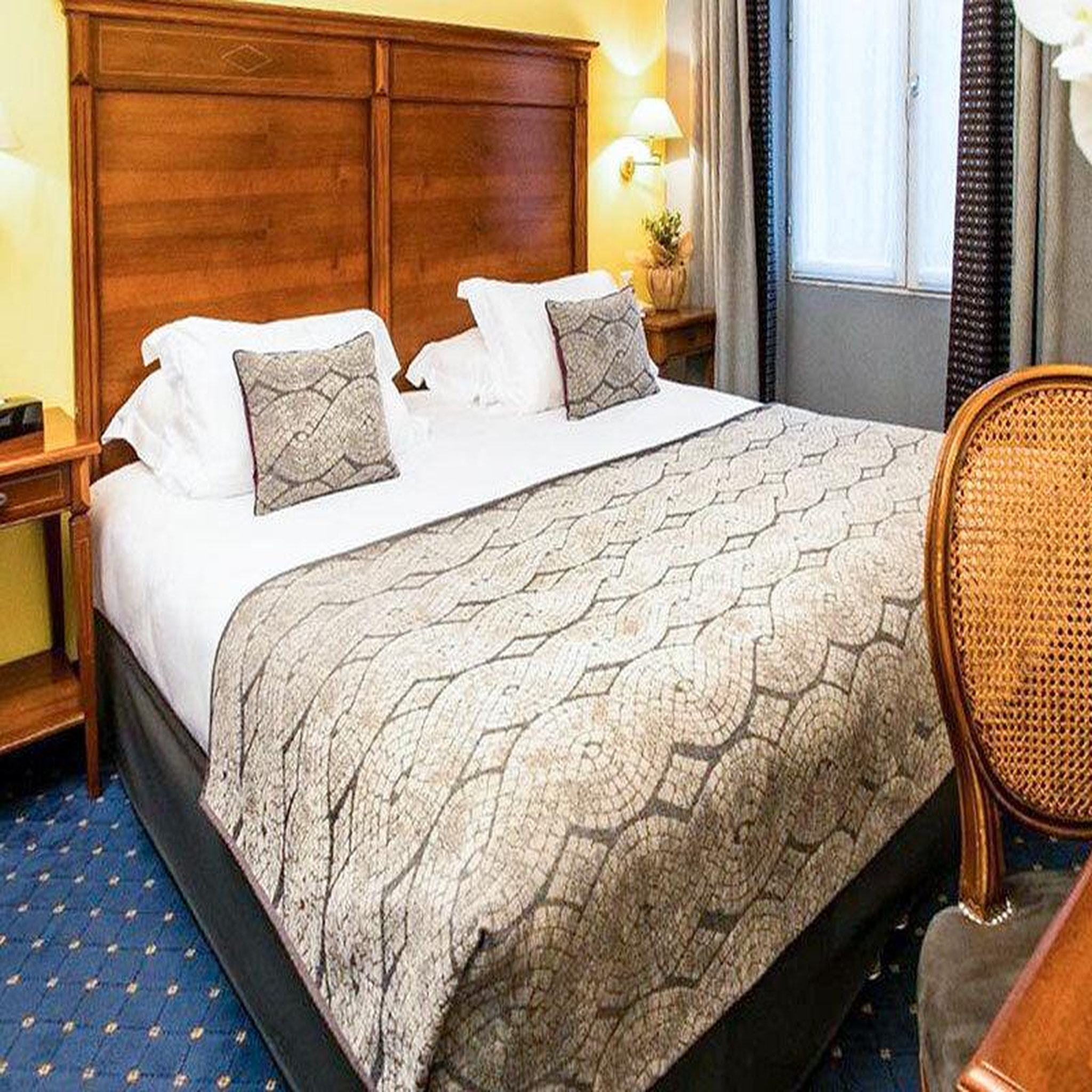 Voir la diapositive 2 : Smartbox Séjour luxueux de 4 jours avec dîner et pause détente en hôtel 4* à orange - coffret cadeau séjour