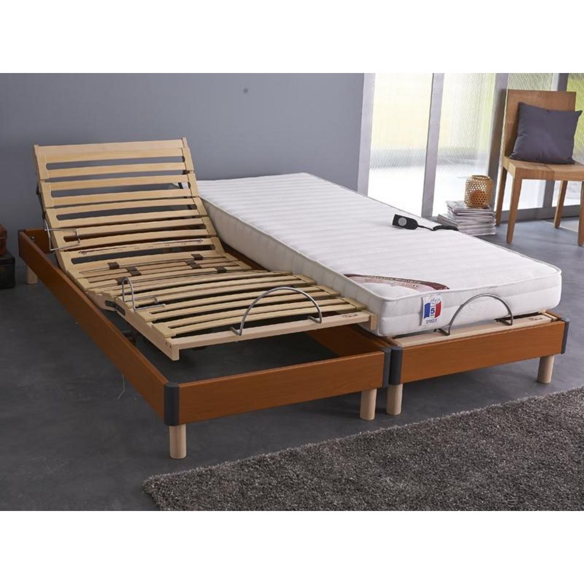 IDLITERIE Ensemble relaxation accueil latex + sommier avec réglage fermeté au niveau lombaire 2x80x200