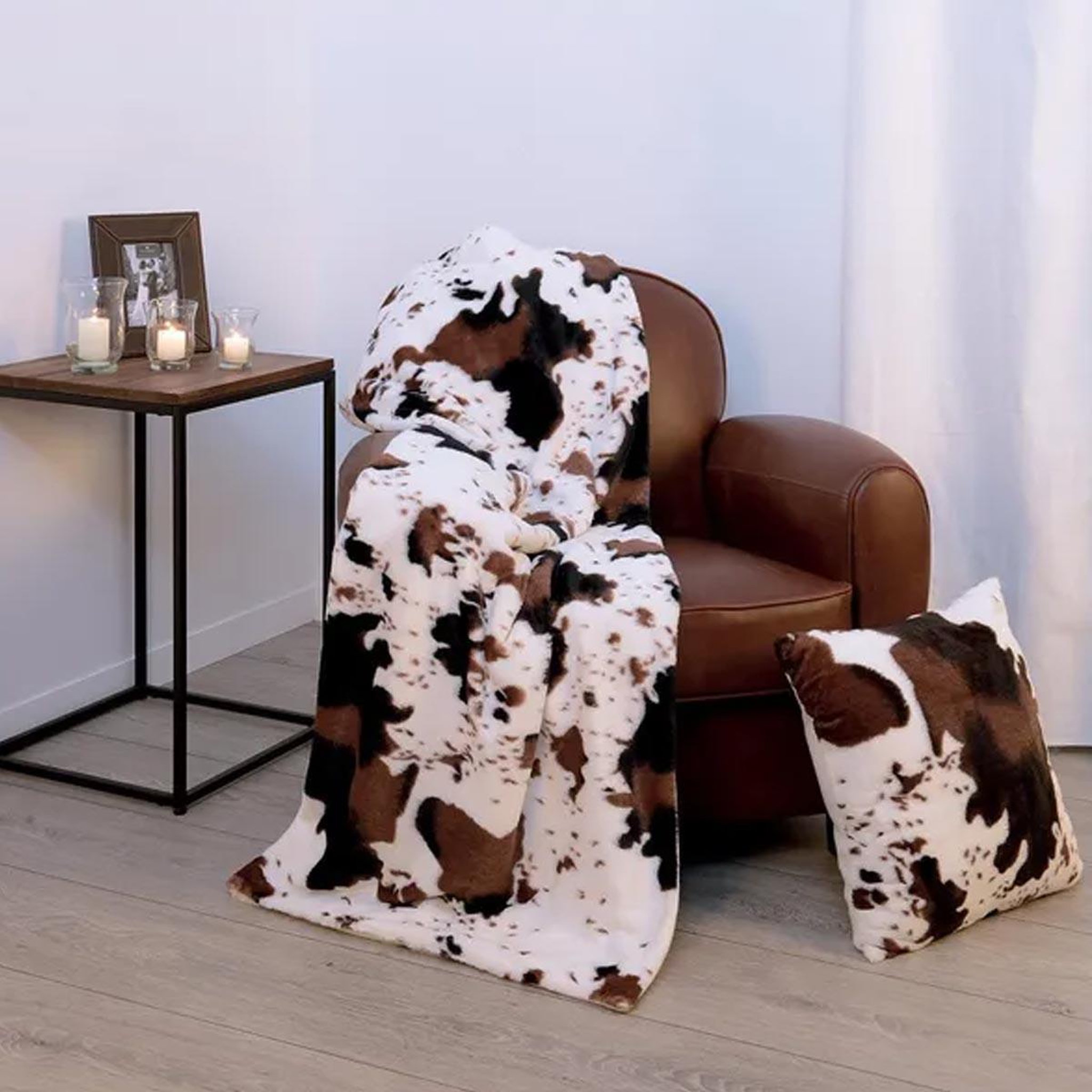 Voir la diapositive 3 : ATMOSPHERA Plaid déco  vache  130x160cm naturel