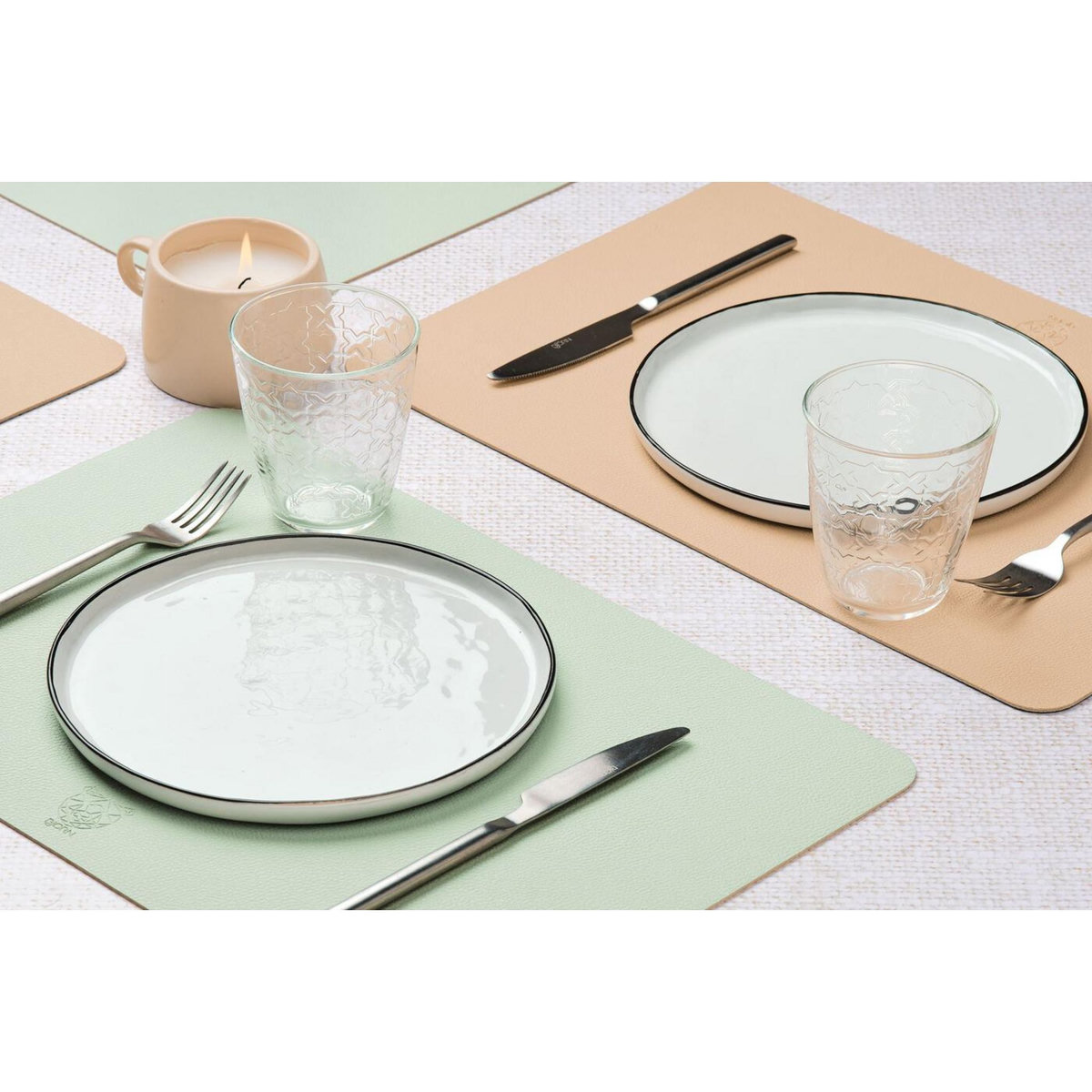 BJORN Set de table rectangulaire réversible - 6 pièces - Cuir recyclé rose pâle et vert pâle