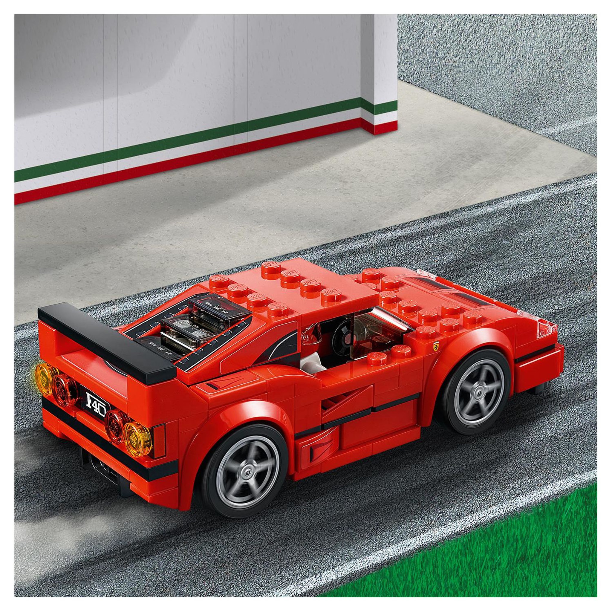 Voir la diapositive 6 : LEGO Speed Champions 75890 - Ferrari F40 Competizione