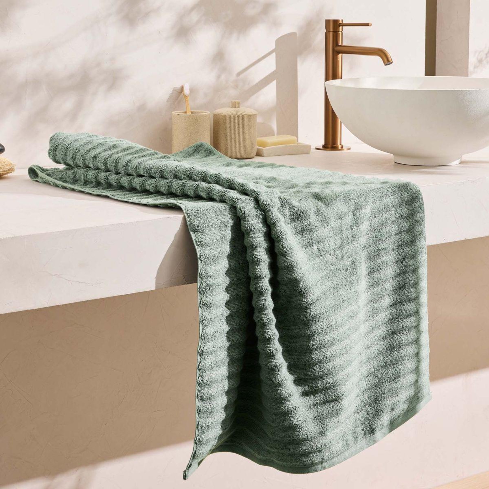 Voir la diapositive 4 : Douceur d'Intérieur Drap de douche  maya  70x130cm vert sauge