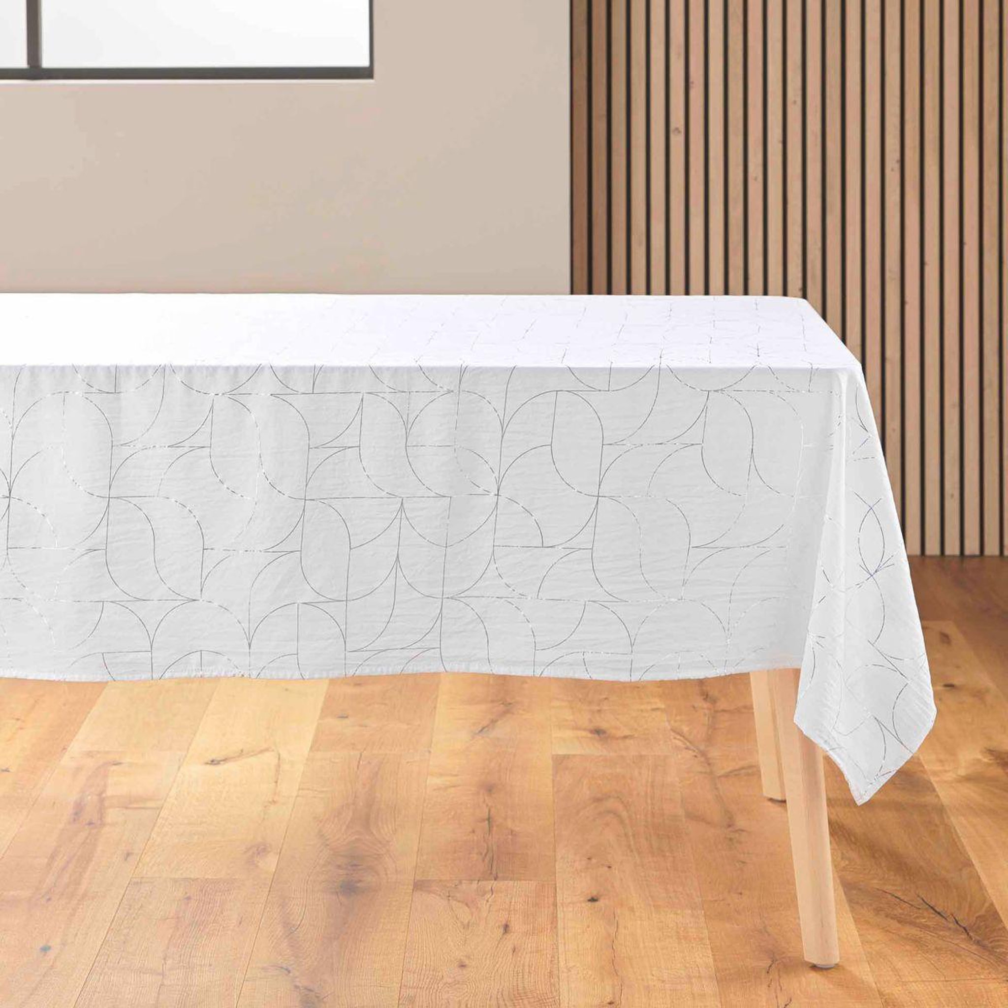 Douceur d'Intérieur Nappe antitache  louxor  140x240cm blanc & argent