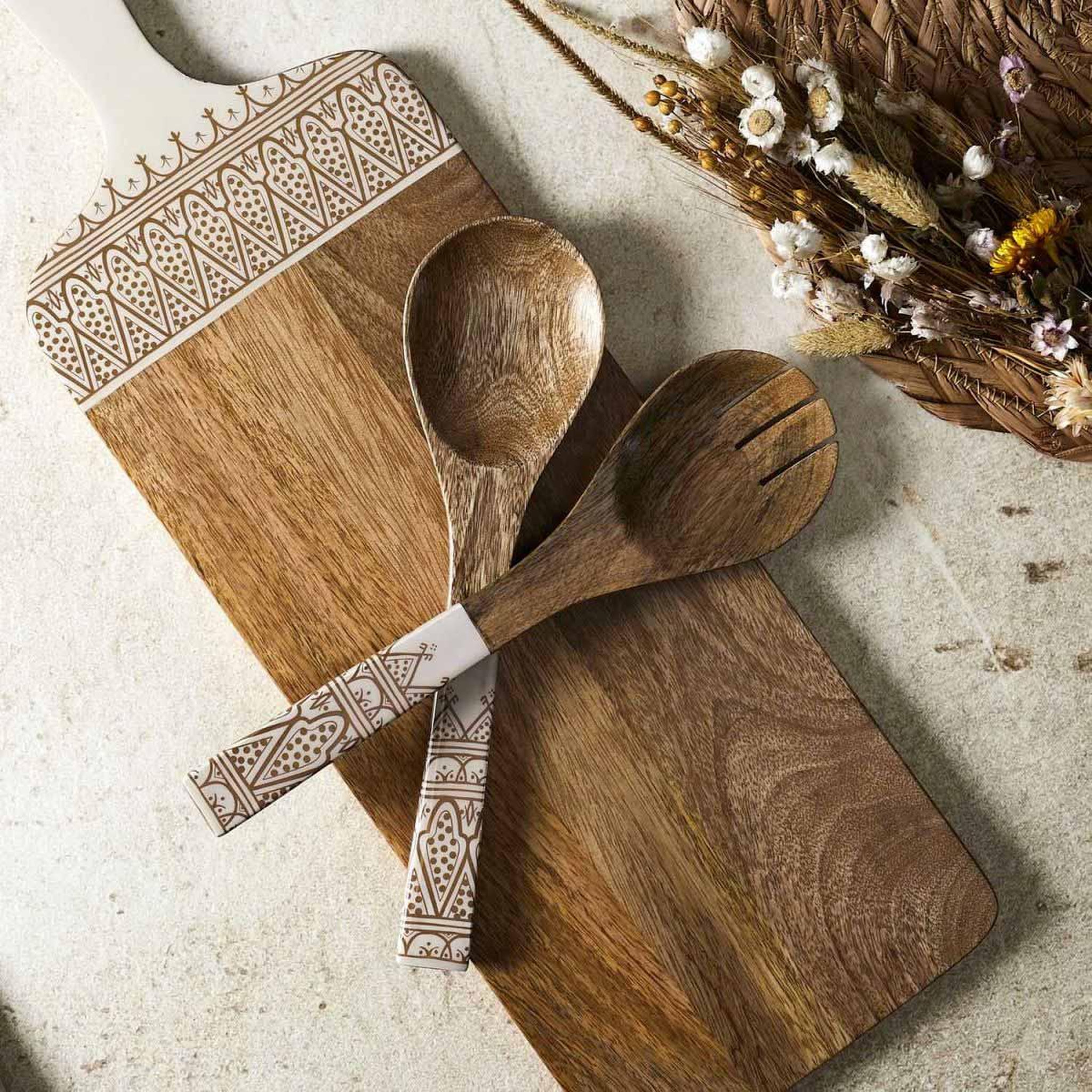 Voir la diapositive 2 : The Home Deco Factory Couverts à Salade en Bois  Dune  30cm Terracotta