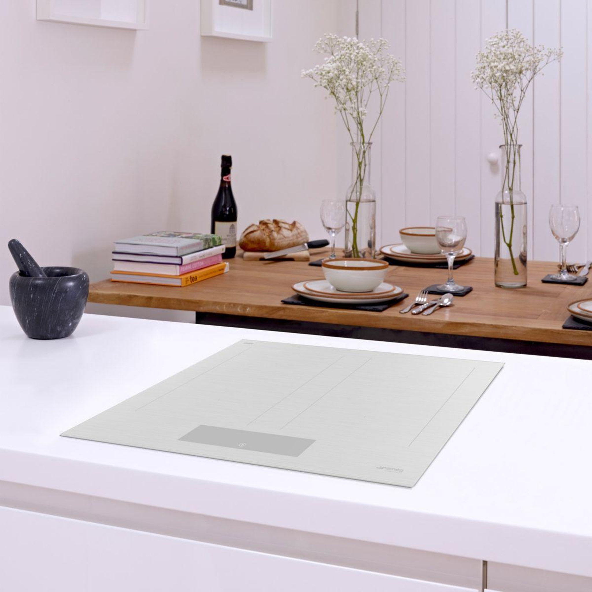 Voir la diapositive 5 : SMEG Plaque induction SIM3644MWH