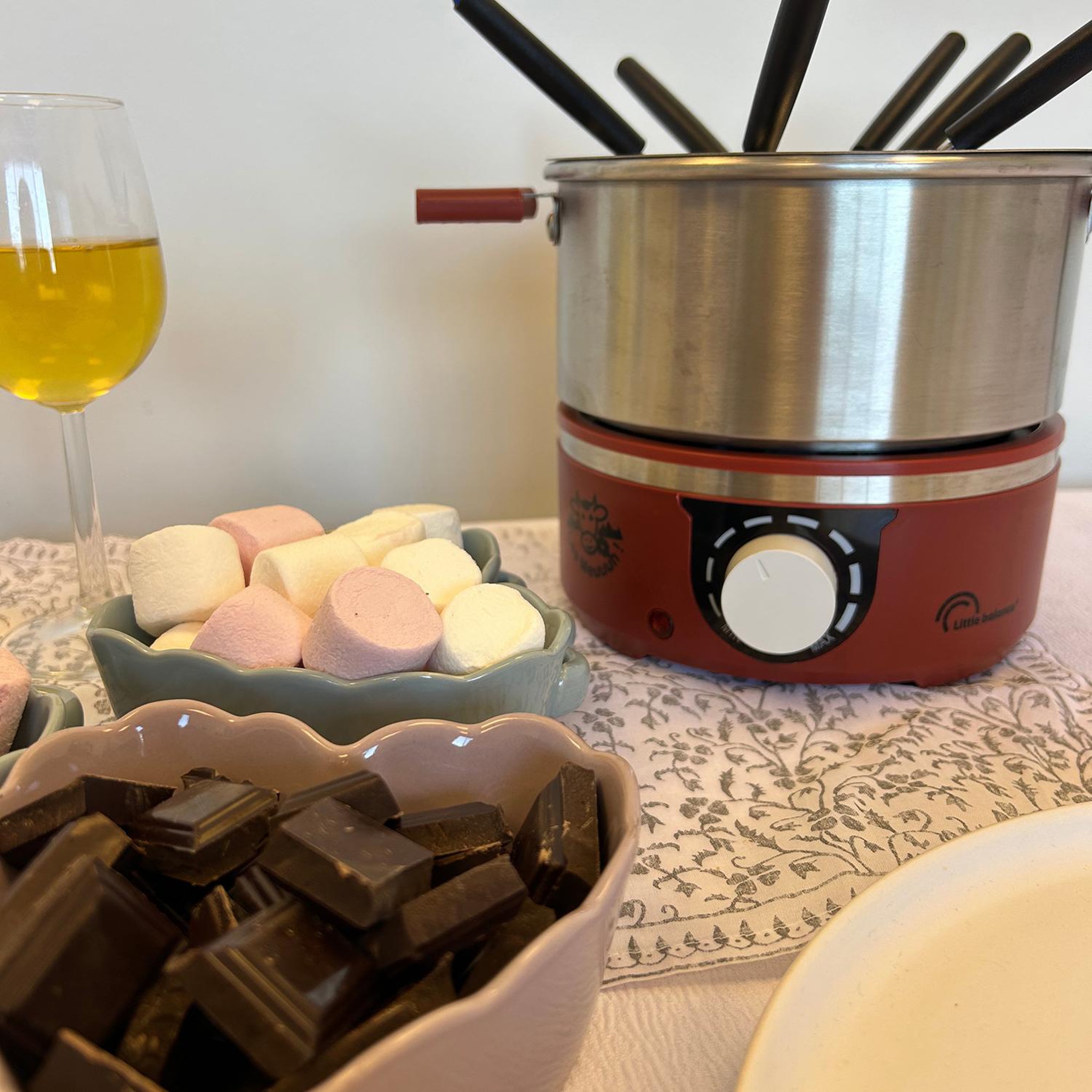Voir la diapositive 4 : LITTLE BALANCE Service à fondue 6 personnes piment - 8962