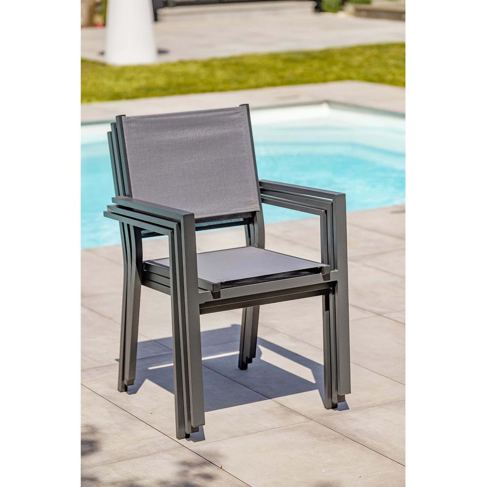 Voir la diapositive 3 : DCB GARDEN Fauteuil de Jardin Empilable  Tolede  87cm Gris Anthracite