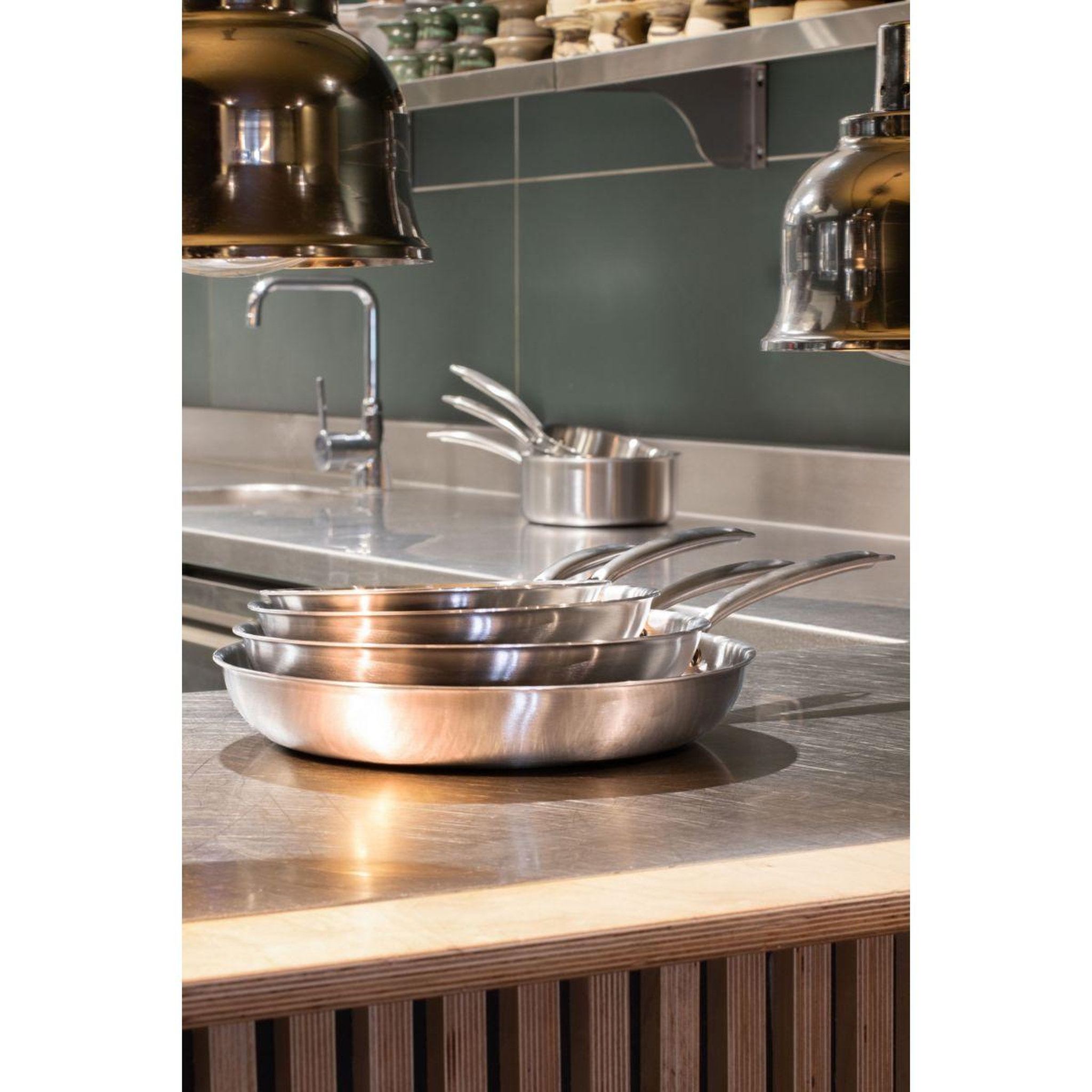 Voir la diapositive 5 : MENASTYL Batterie de cuisine 2 poeles trinox 24/28cm