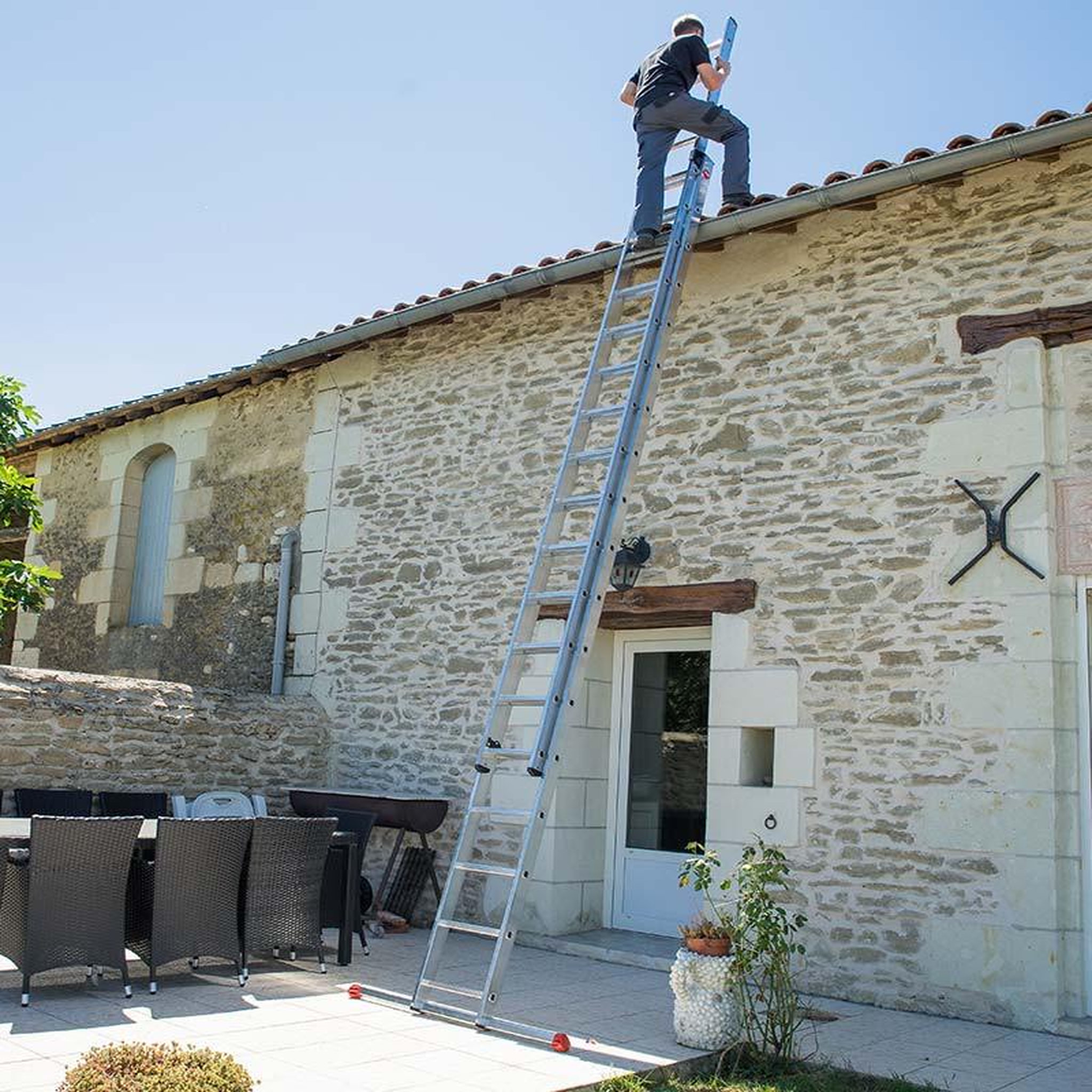 Voir la diapositive 2 : HAILO Echelle coulissante à main 2 plans 2x18 échelons 8,8m/9,5m en aluminium Hailo ProfiStep Duo