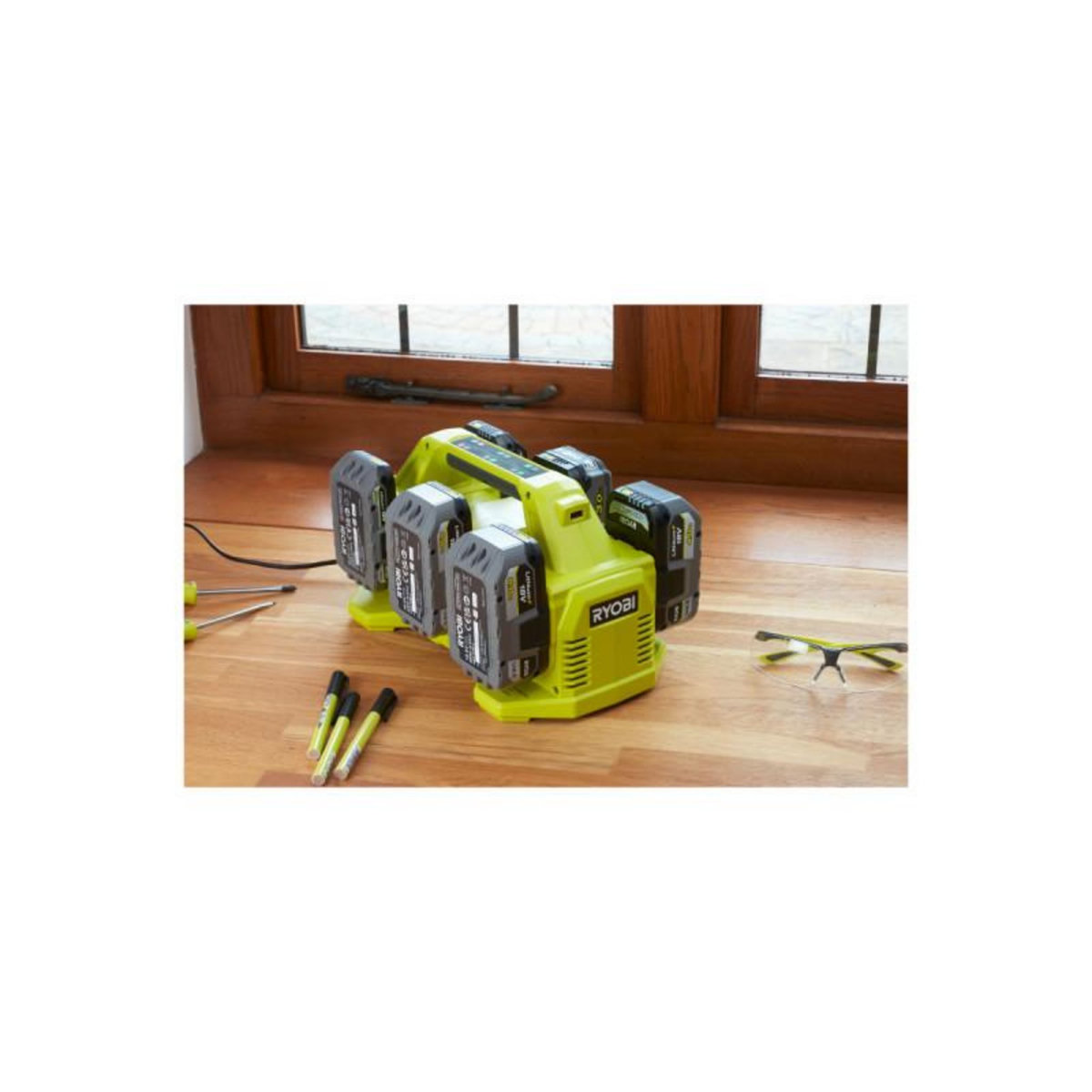 Ryobi Chargeur de batterie RYOBI - RC18640 - 18V One+ Lithium-ion - 6 ports