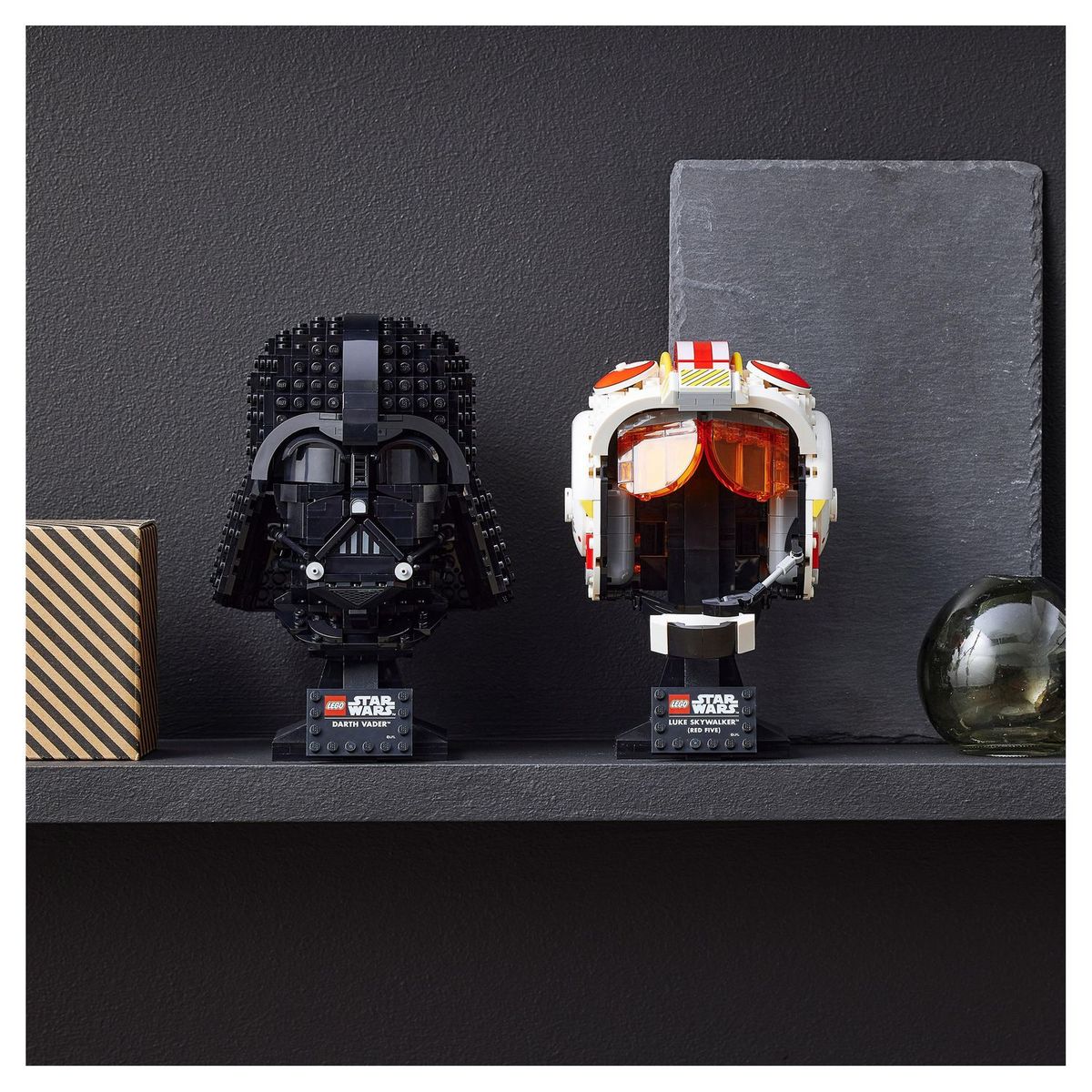 LEGO Star Wars 75327 Le Casque Red Five de Luke Skywalker, Modèle Réduit de Collection, Maquette à Construire, Décoration et Cadeau Pour Adultes