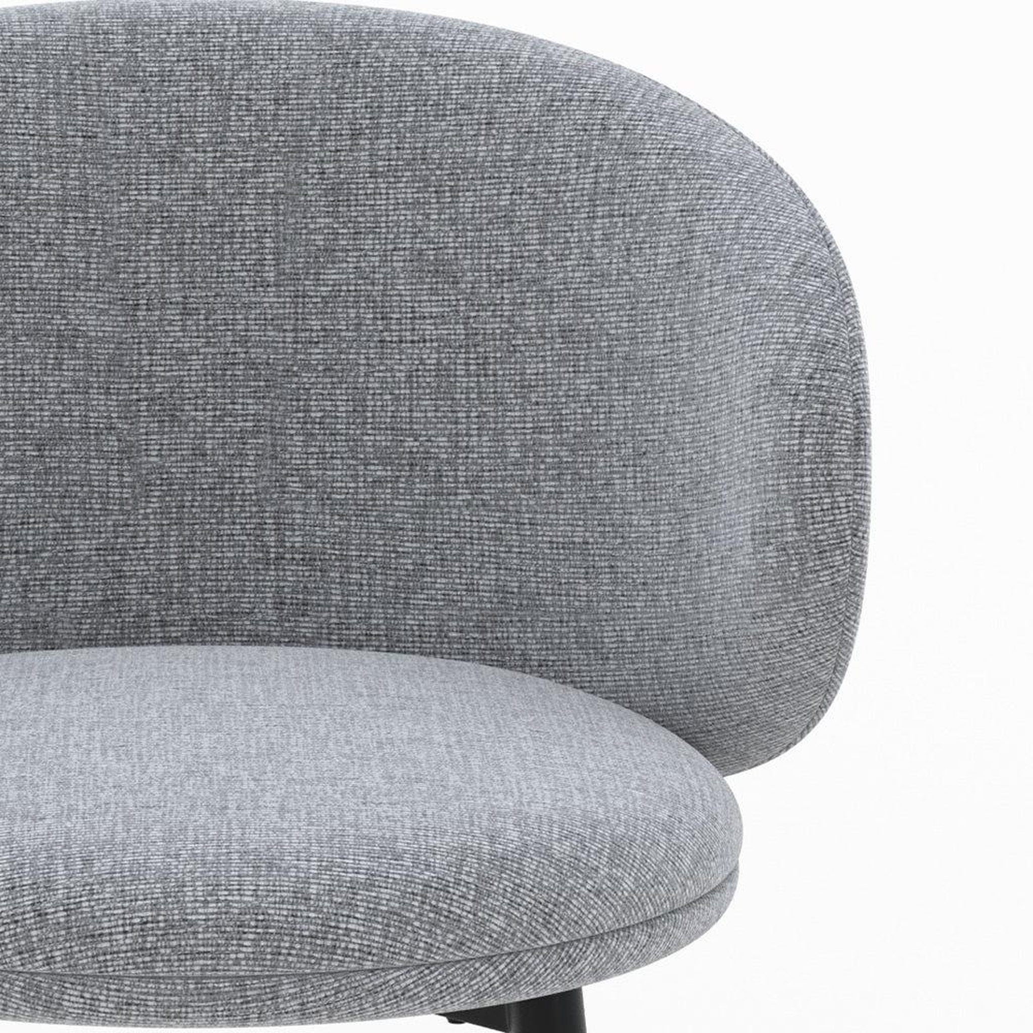 Voir la diapositive 5 : MAISON PAVANE Lot de 2 chaises en tissu gris foncé chiné et pieds noirs-cécilia