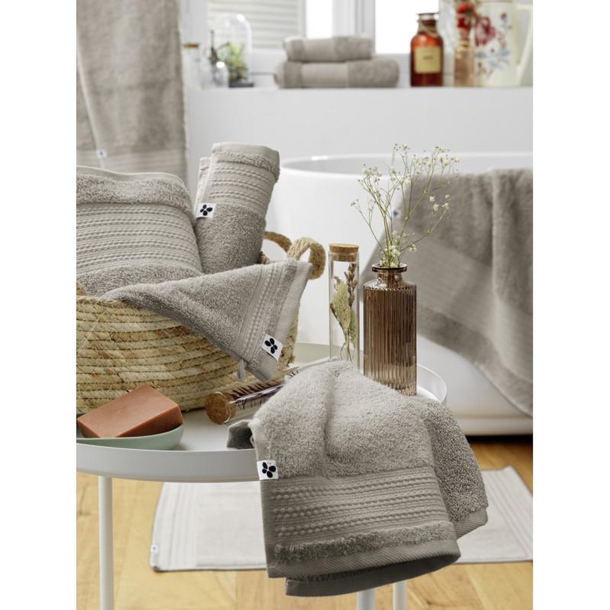 Voir la diapositive 4 : L EFFET PAPILLON Tapis de bain  Garance  50 x 70 cm / 100% Coton Bio / 600 gr/m² l'Effet Papillon -  - Tapis de bain 50 x 70 cm