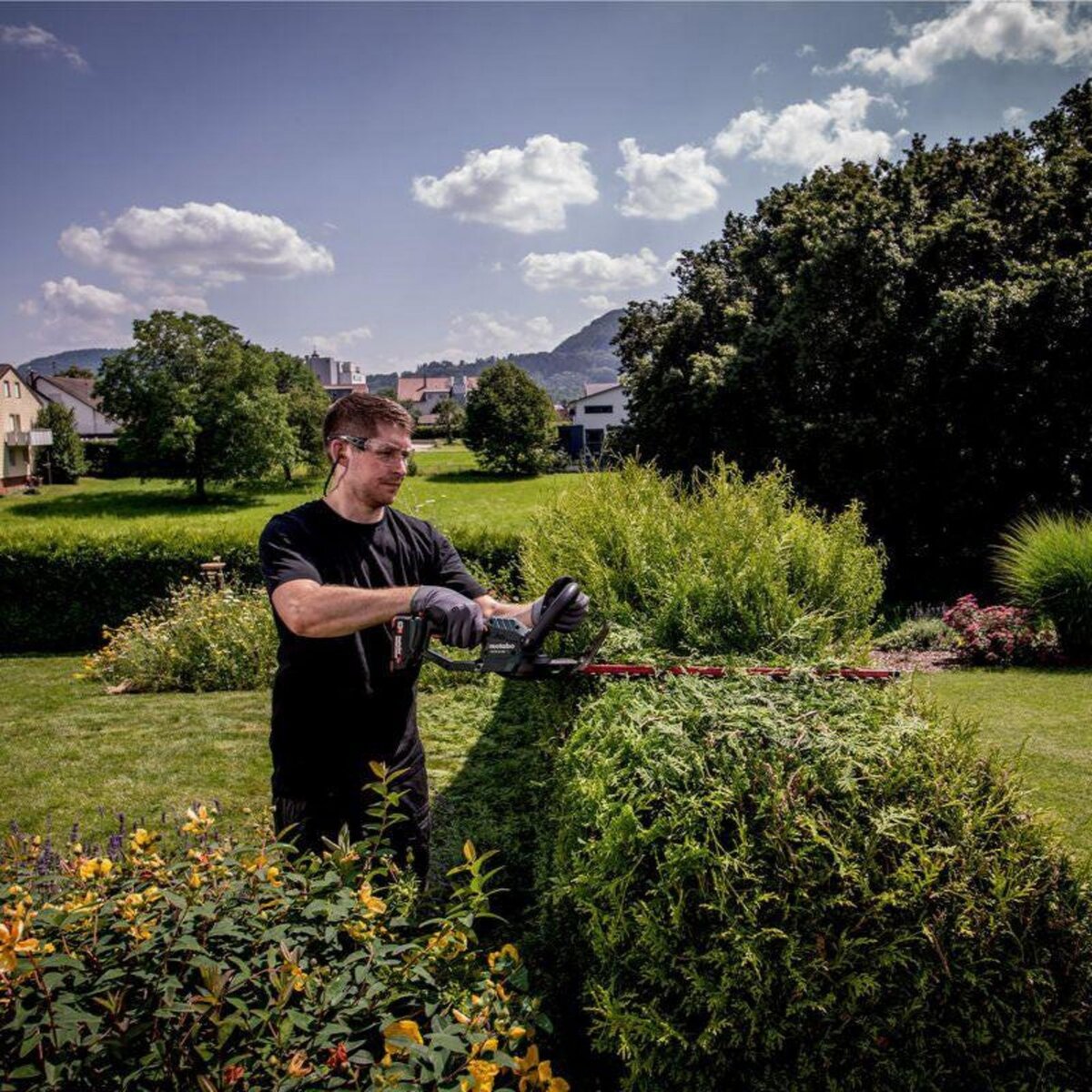 METABO SAS Taille-haies 18 V sans fil HS 18 LTX 55 Pick+Mix - sans batterie ni chargeur