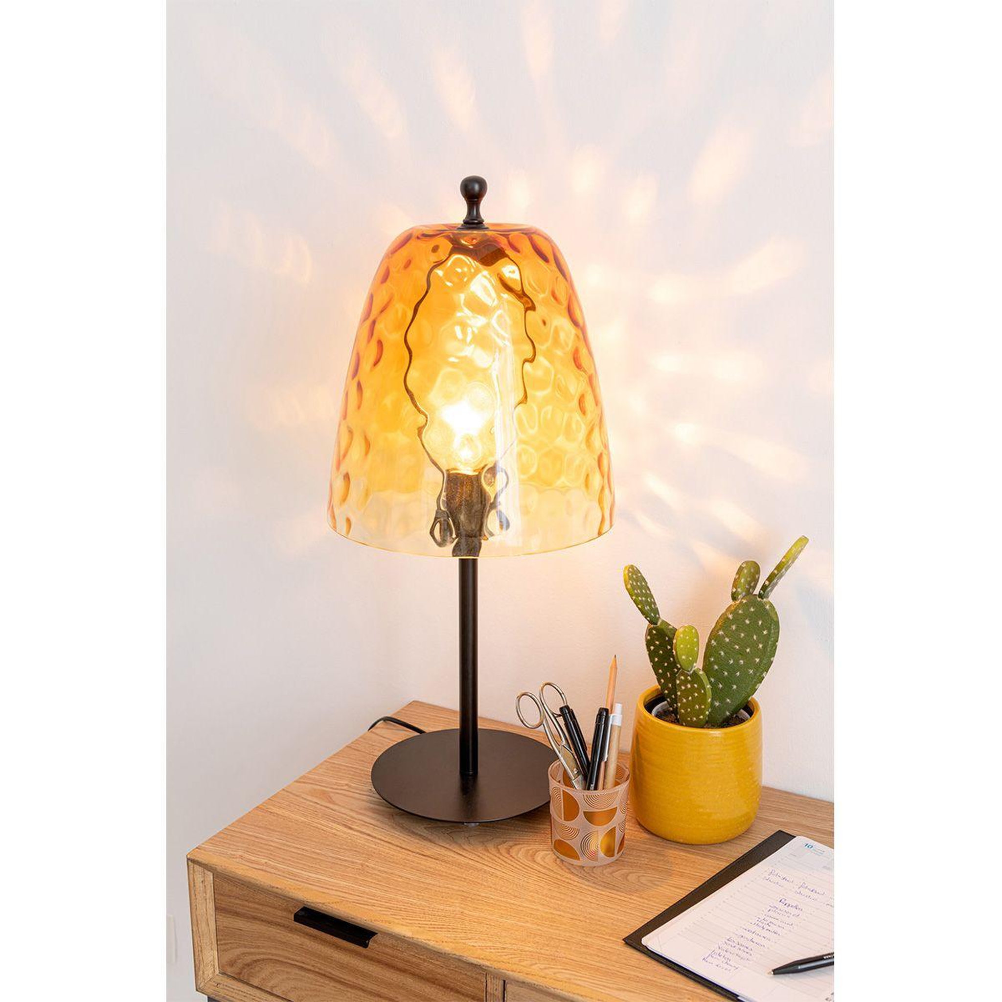 Voir la diapositive 4 : J-LINE Lampe à poser en verre  océane  58cm jaune