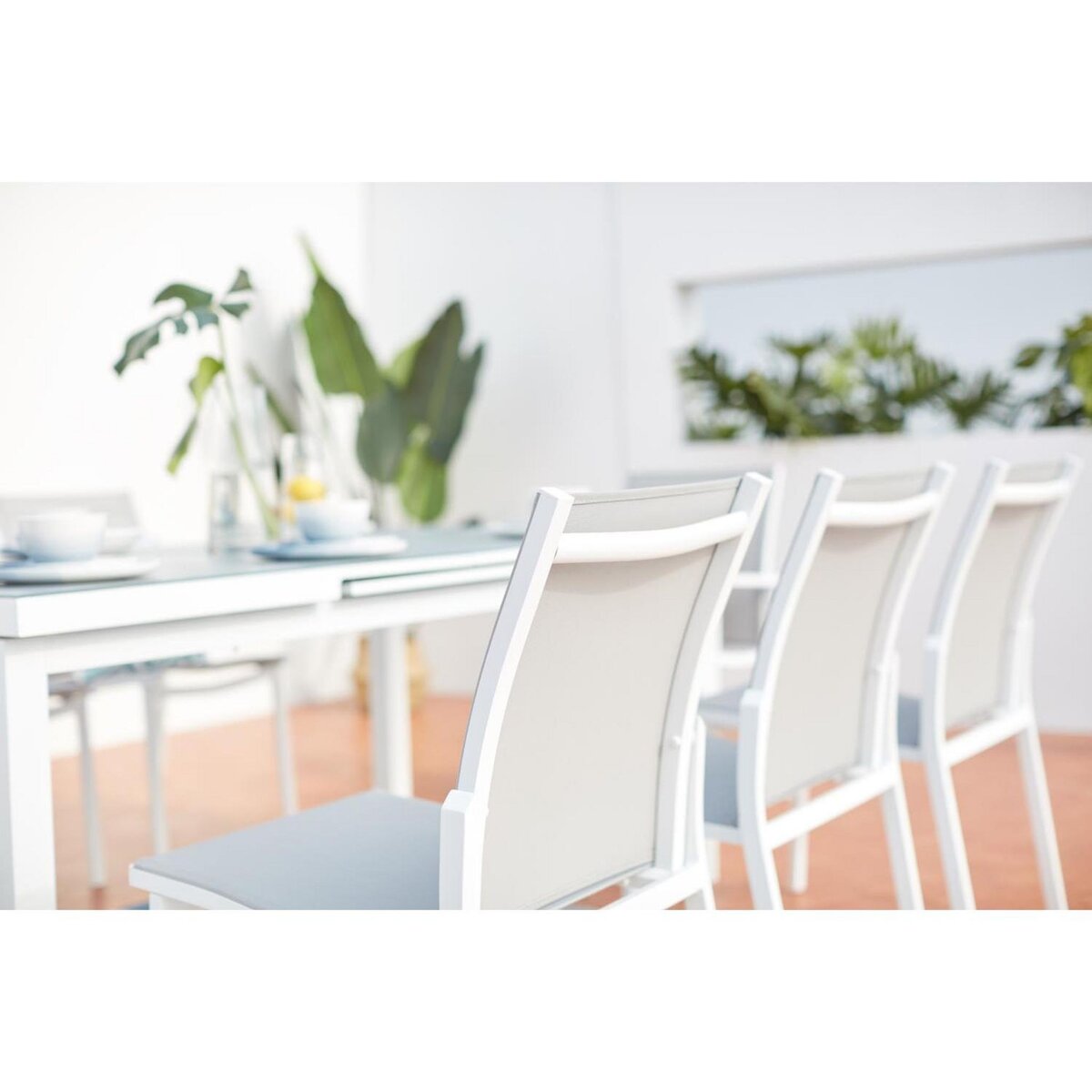 CONCEPT USINE Table de jardin 8 chaises et 2 fauteuils en alu gris-blanc ELADA