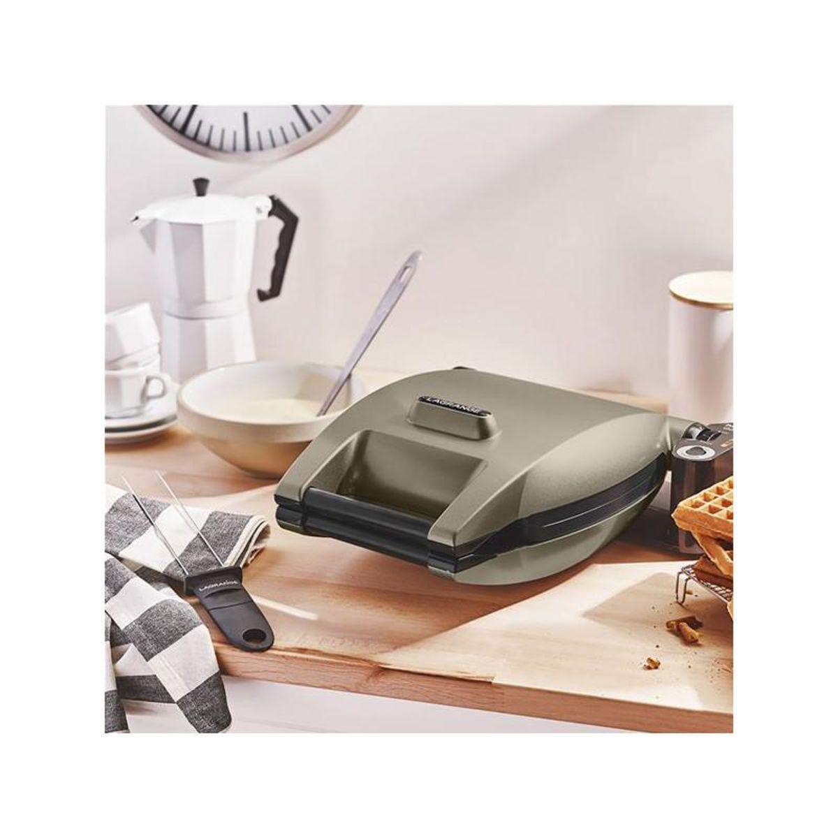 LAGRANGE Gaufrier 1200w taupe - 19424