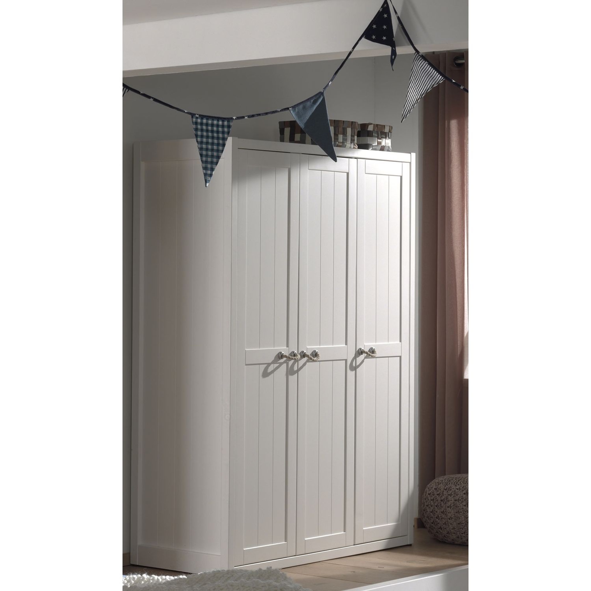 Voir la diapositive 3 : Armoire enfant  blanc laqué MARINE