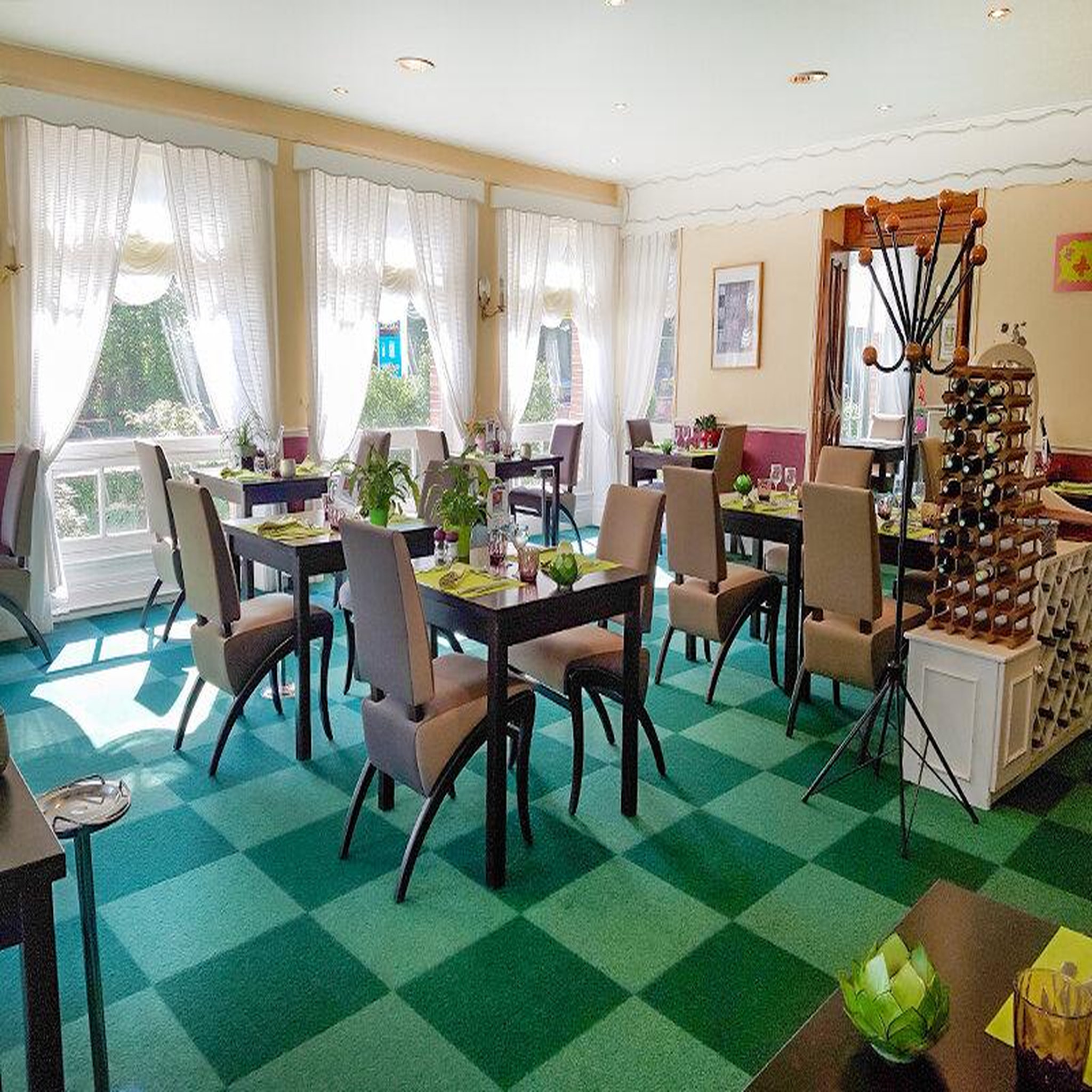 Voir la diapositive 3 : Smartbox Séjour de 3 jours en hôtel avec dîner près d'alençon - coffret cadeau séjour