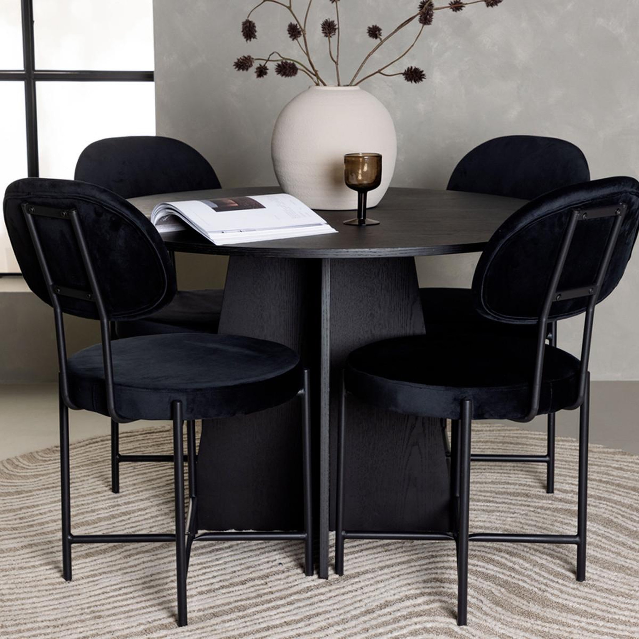 Voir la diapositive 4 : Paris Prix Ensemble table à manger & 4 chaises  bootcut & stella  110cm noir