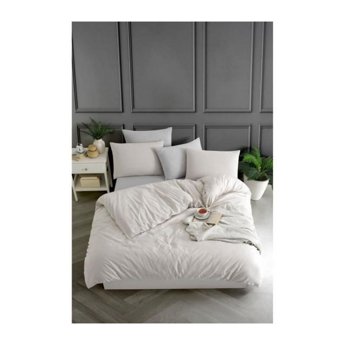 GENERIQUE Parure de lit - 1 housse de couette 220 x 240 cm + 2 taies d'oreiller 60 x 60 cm - 70% coton, 30% polyester - Beige