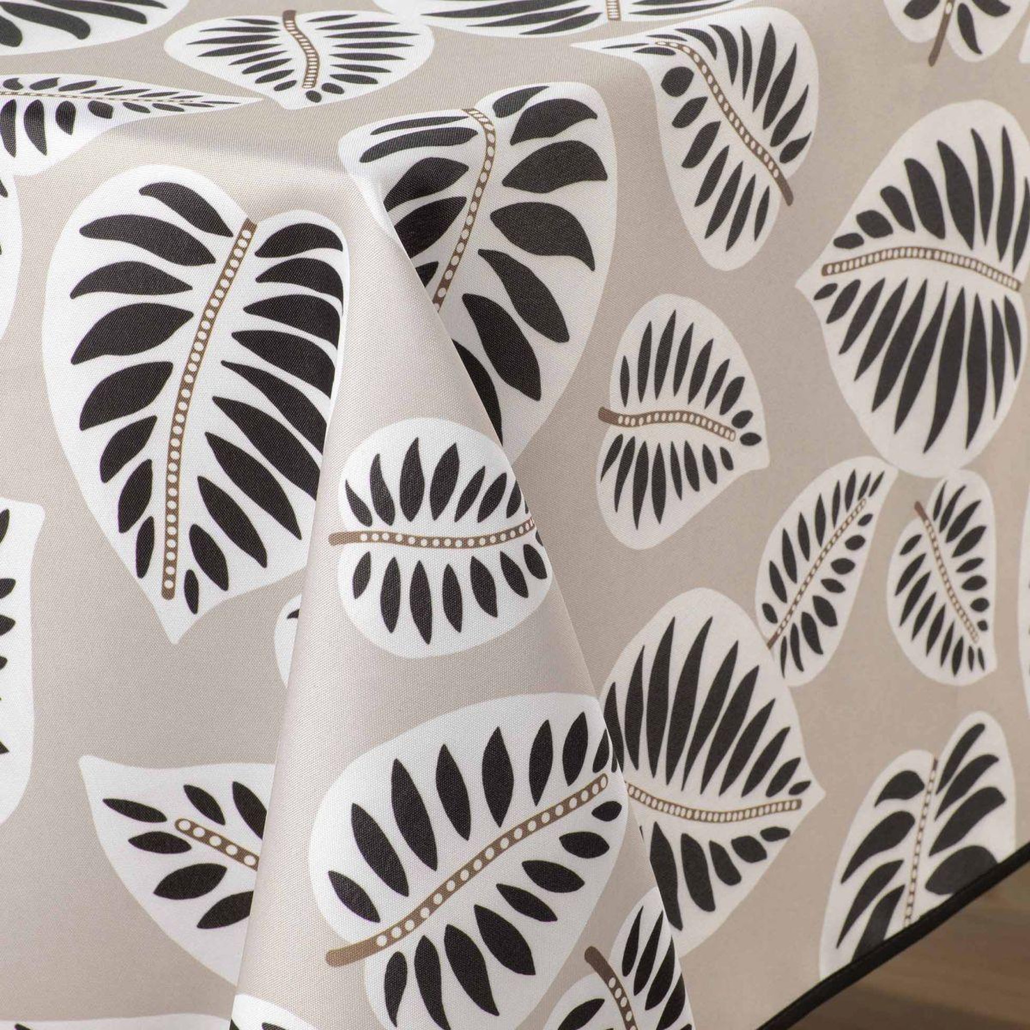 Voir la diapositive 2 : Douceur d'Intérieur Nappe antitache imprimé   alma  150x240cm noir
