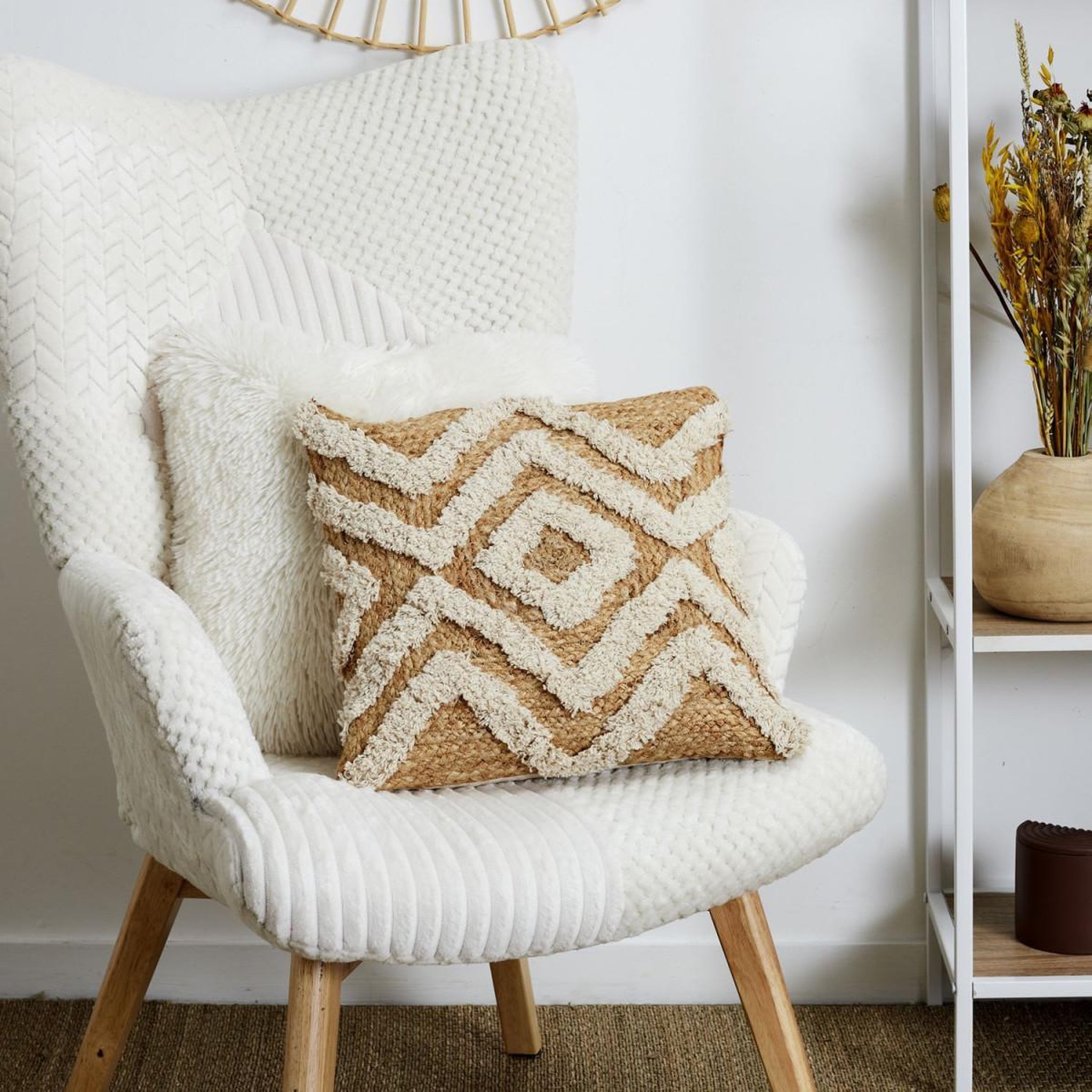 Voir la diapositive 4 : The Home Deco Factory Coussin déco en jute  tufté  40x40cm beige & naturel