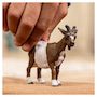 Voir la diapositive 2 : Schleich 14887 figurine Chèvre marron et blanche